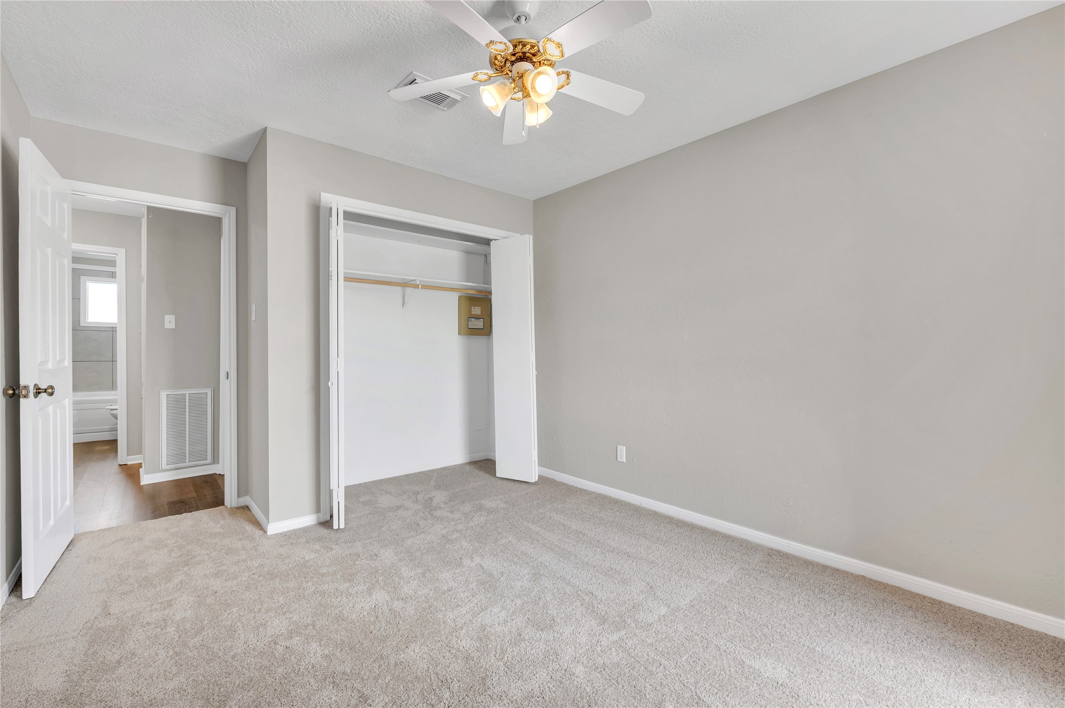 5422 Thistle Drive, Dickinson, TX 77539