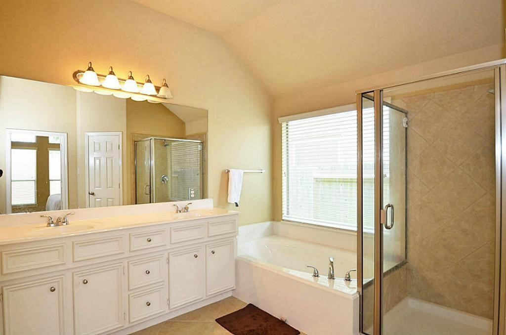 4422 Long Creek Drive, Fresno, TX 77545