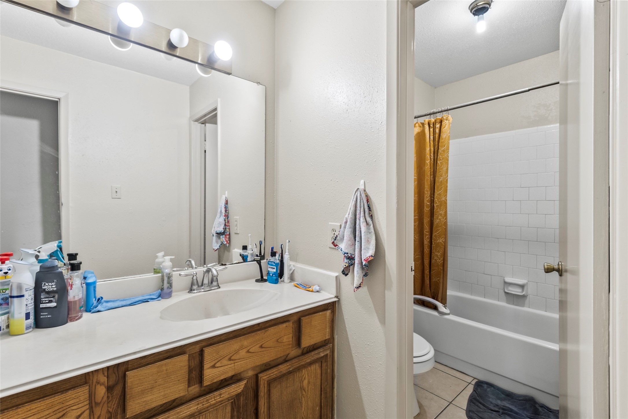 1 E Woodtimber Court, Spring, TX 77381