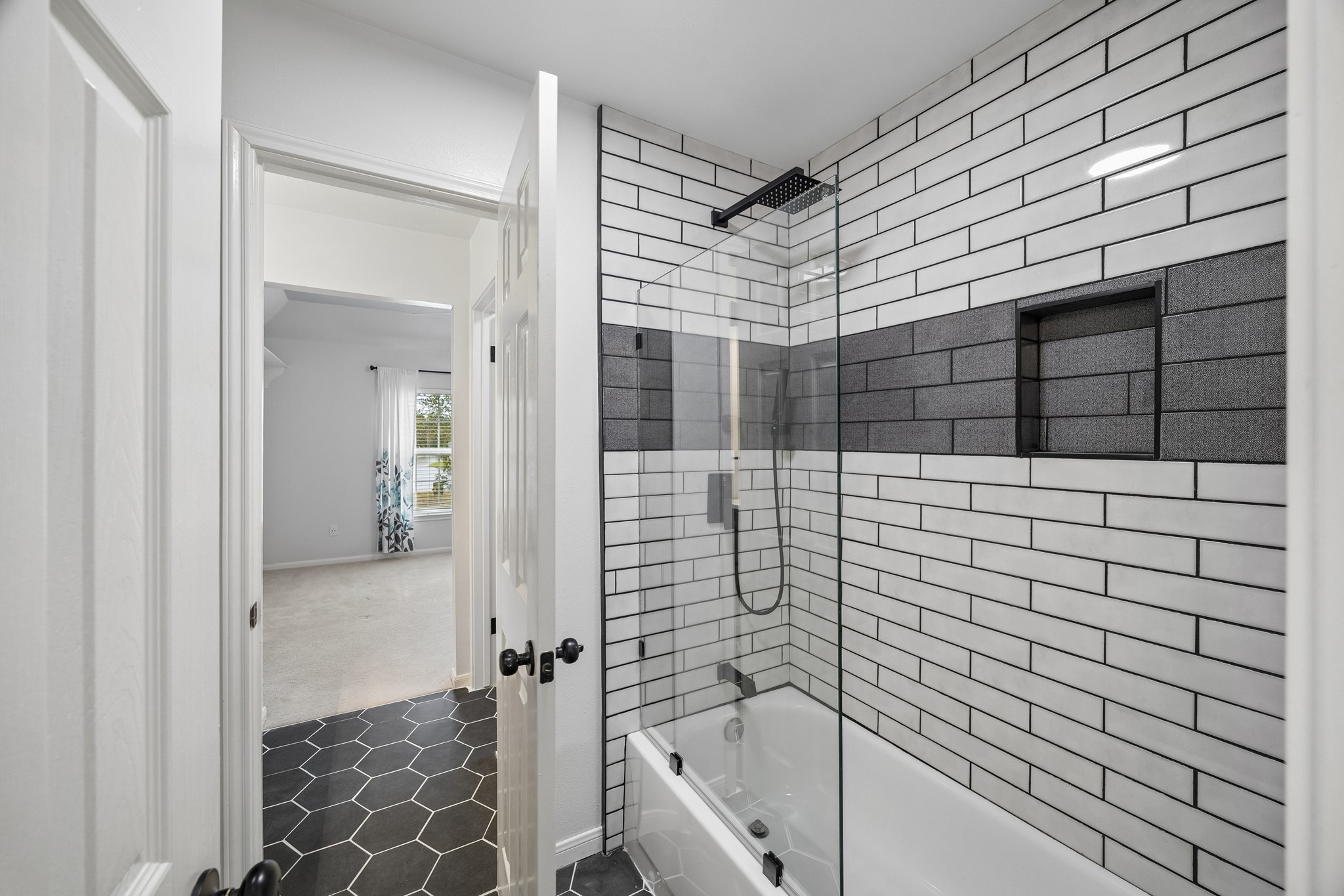 14402 Summerwood Lakes Drive, Houston, TX 77044