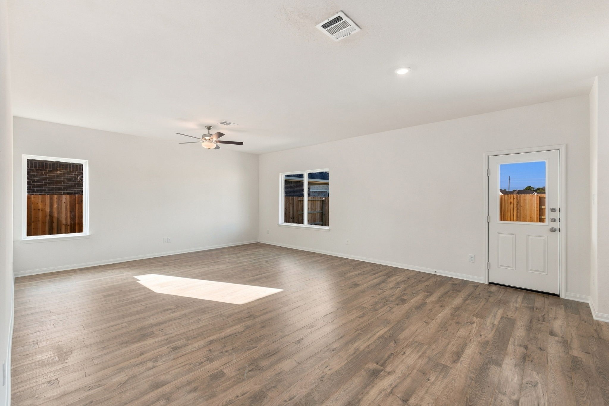 8938 Mystery Stone Drive, Iowa Colony, TX 77583