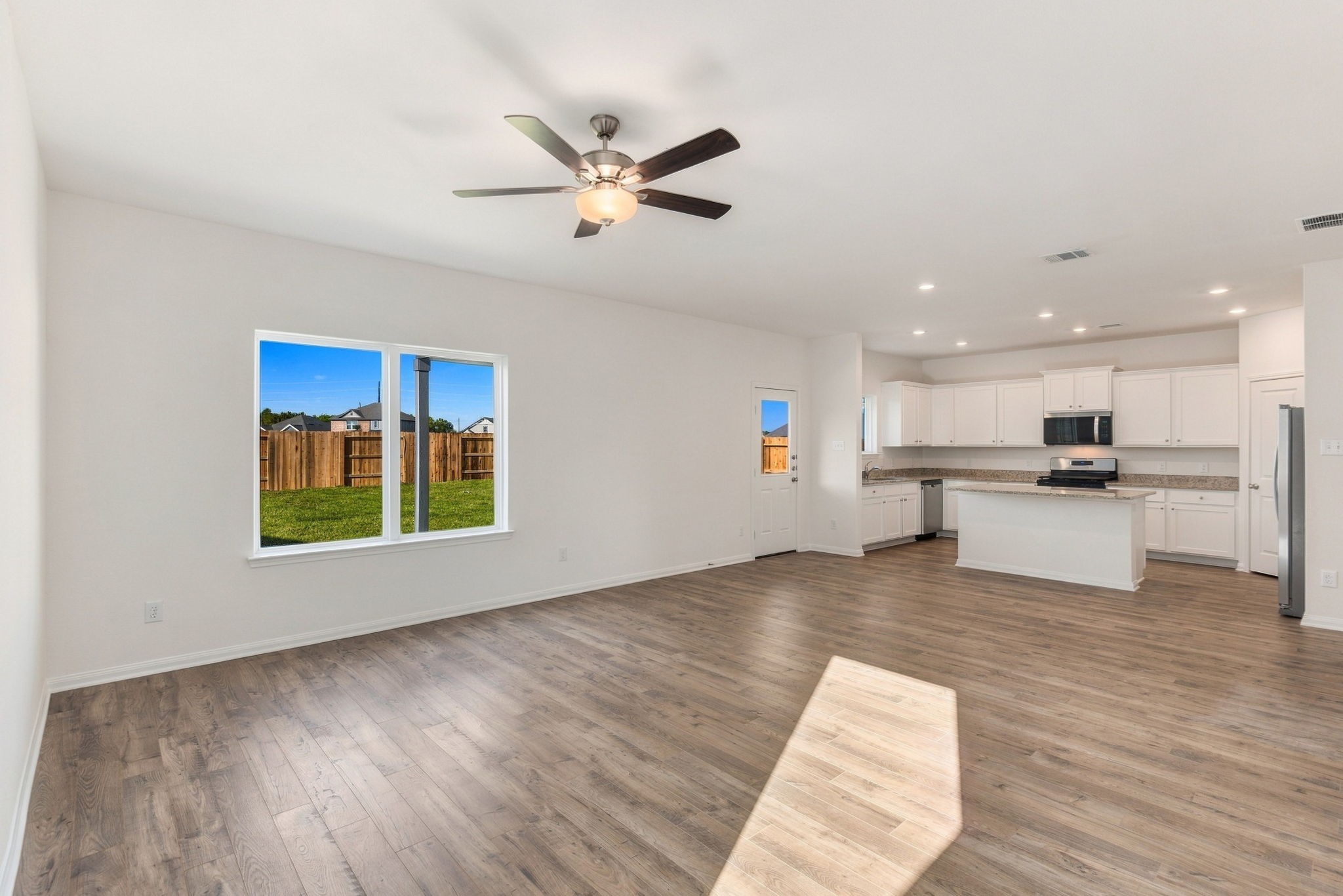 8938 Mystery Stone Drive, Iowa Colony, TX 77583