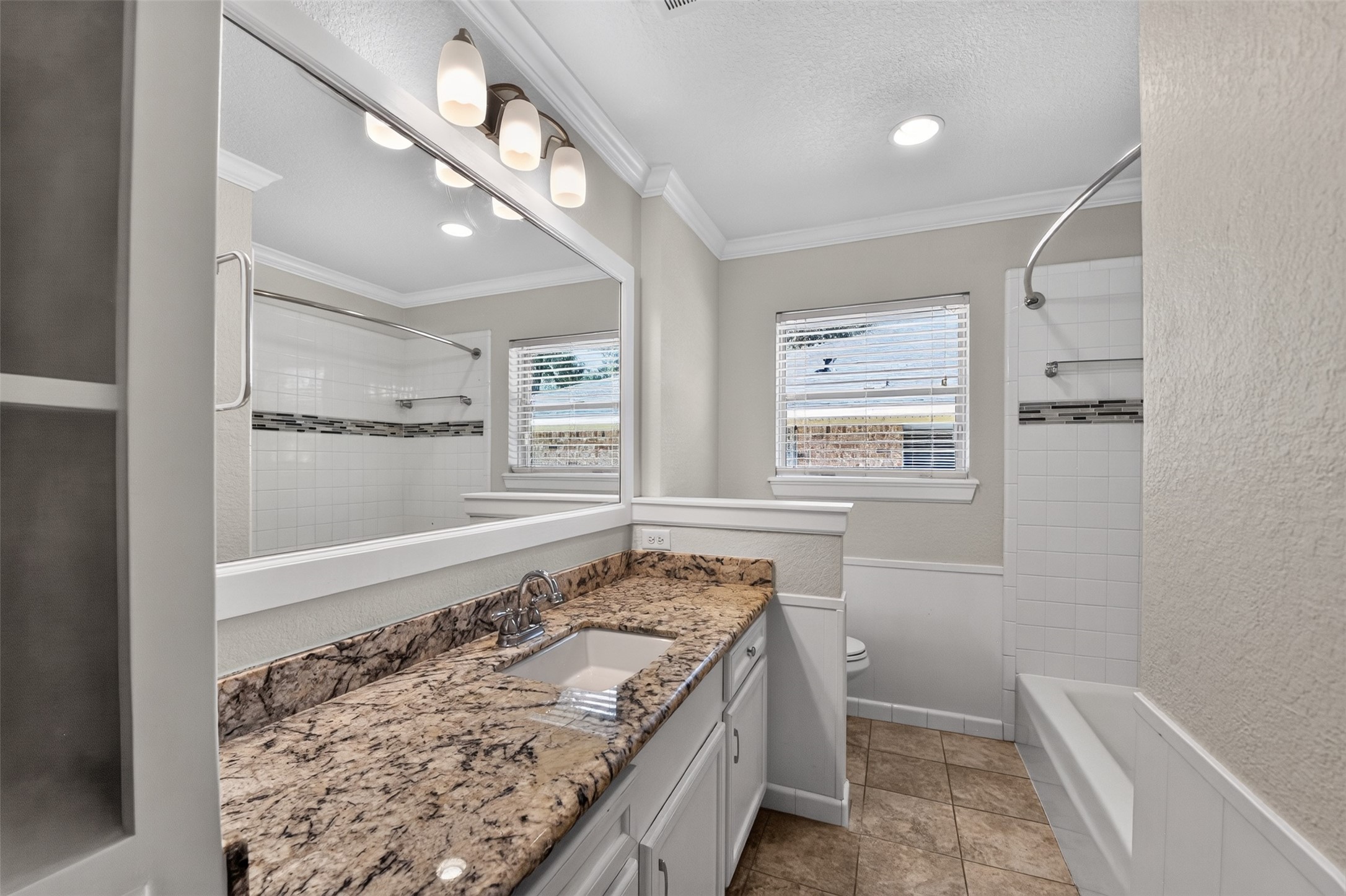 4023 Bayou Grove Drive, Seabrook, TX 77586