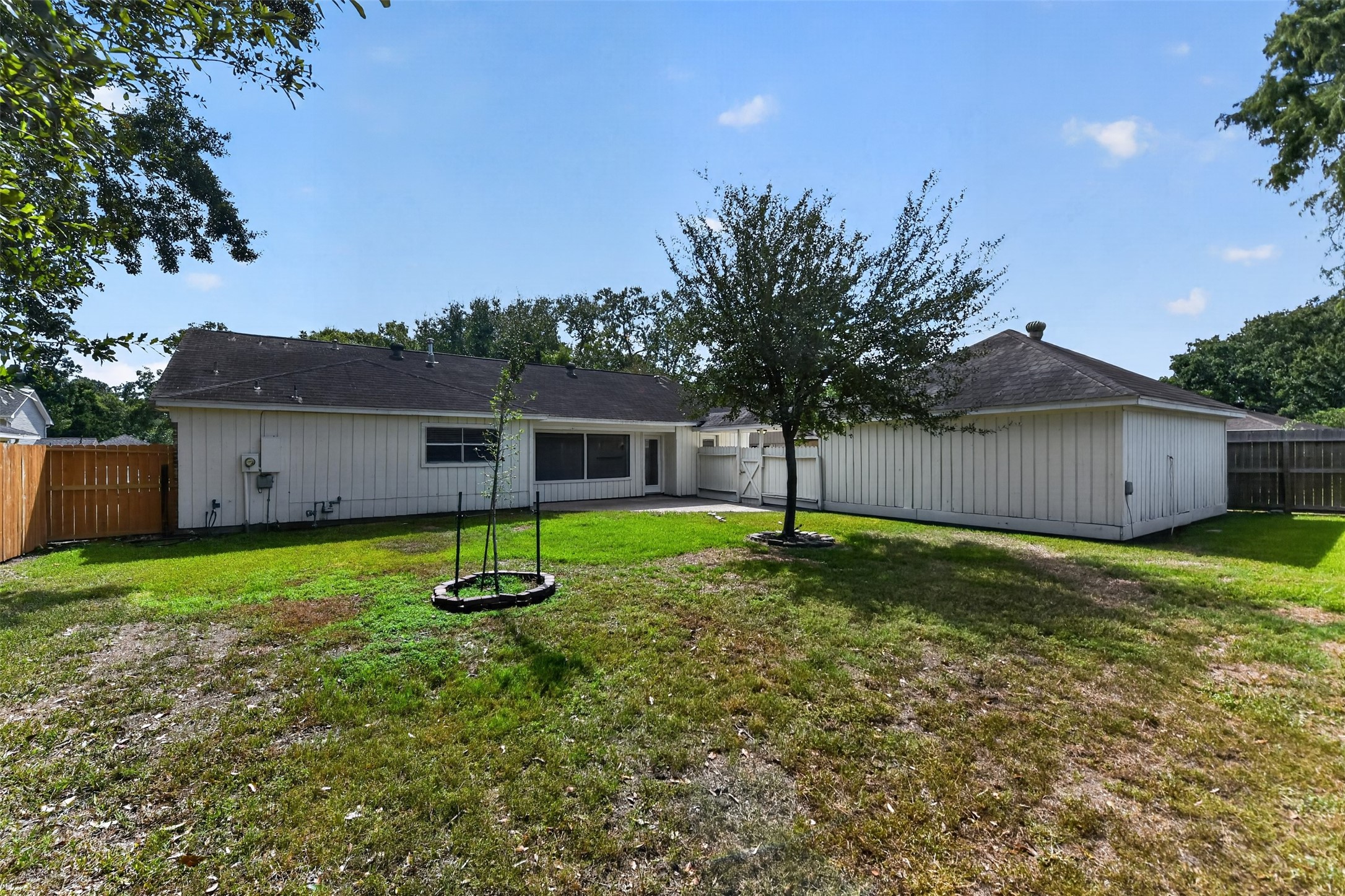 4023 Bayou Grove Drive, Seabrook, TX 77586