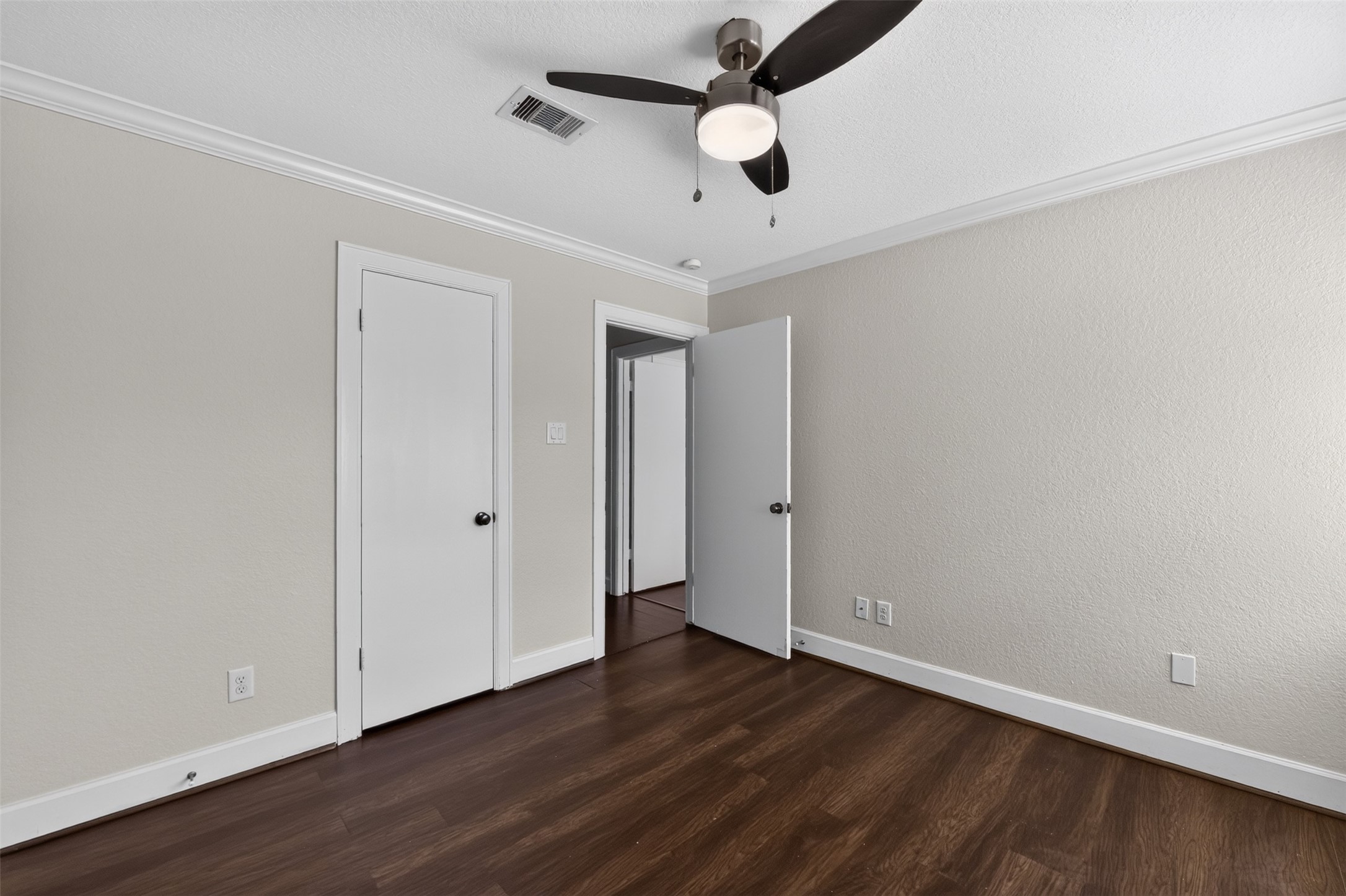 4023 Bayou Grove Drive, Seabrook, TX 77586