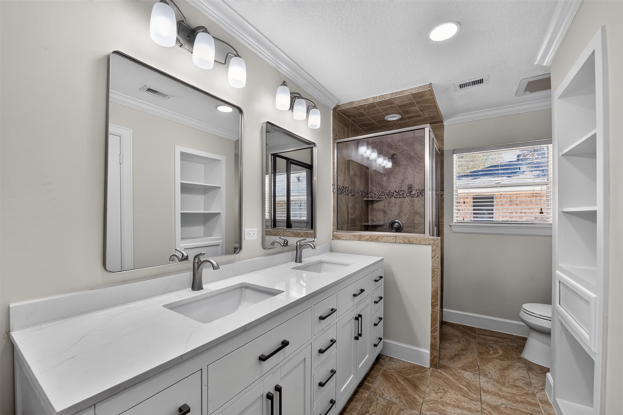 4023 Bayou Grove Drive, Seabrook, TX 77586
