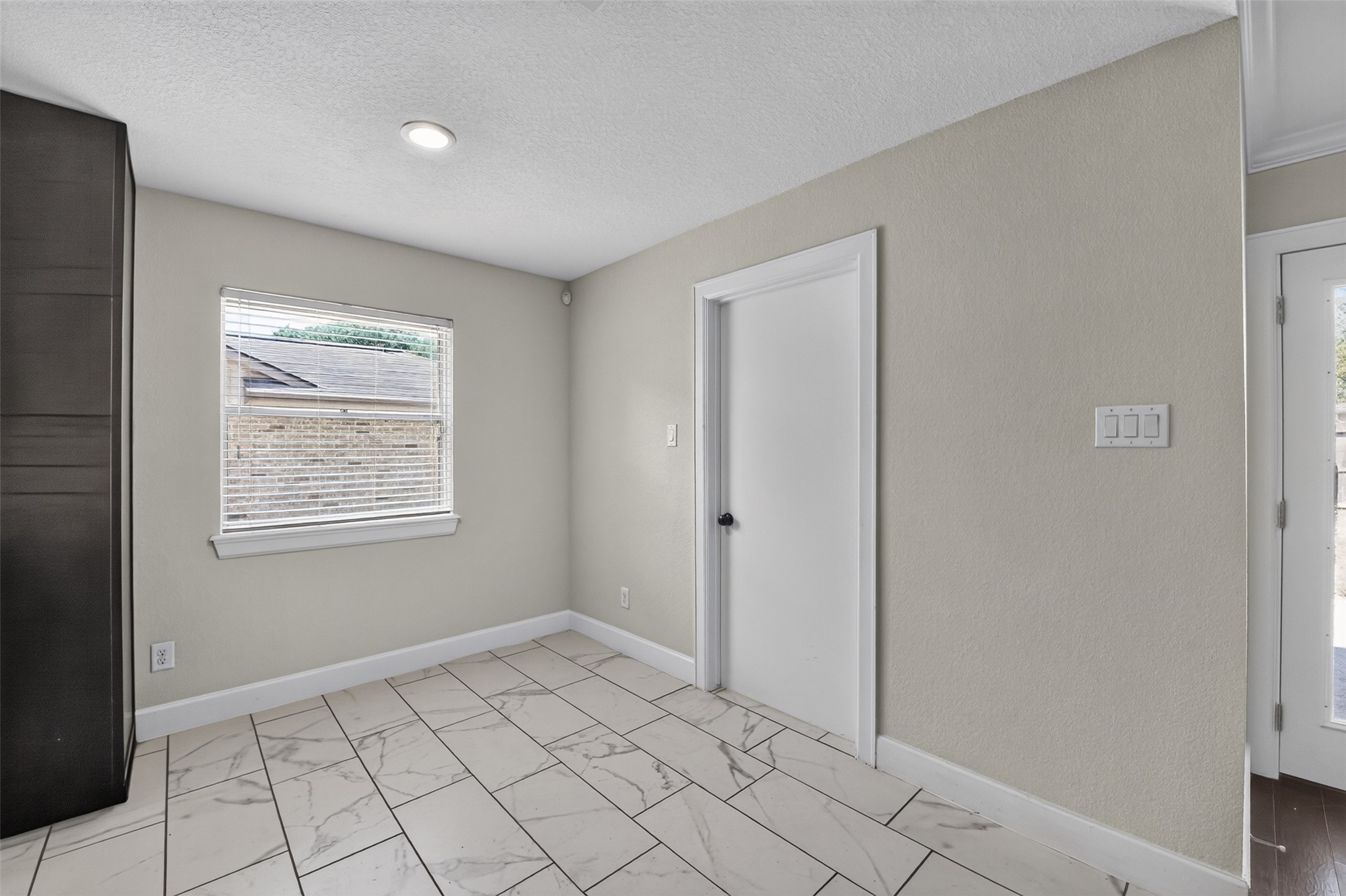 4023 Bayou Grove Drive, Seabrook, TX 77586