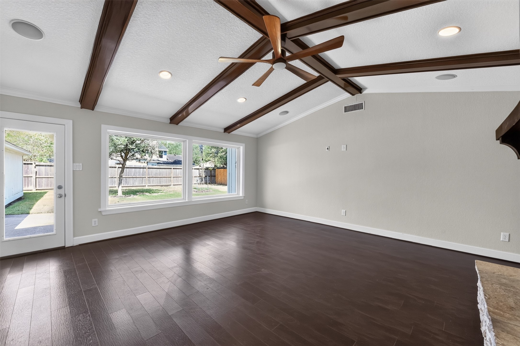 4023 Bayou Grove Drive, Seabrook, TX 77586