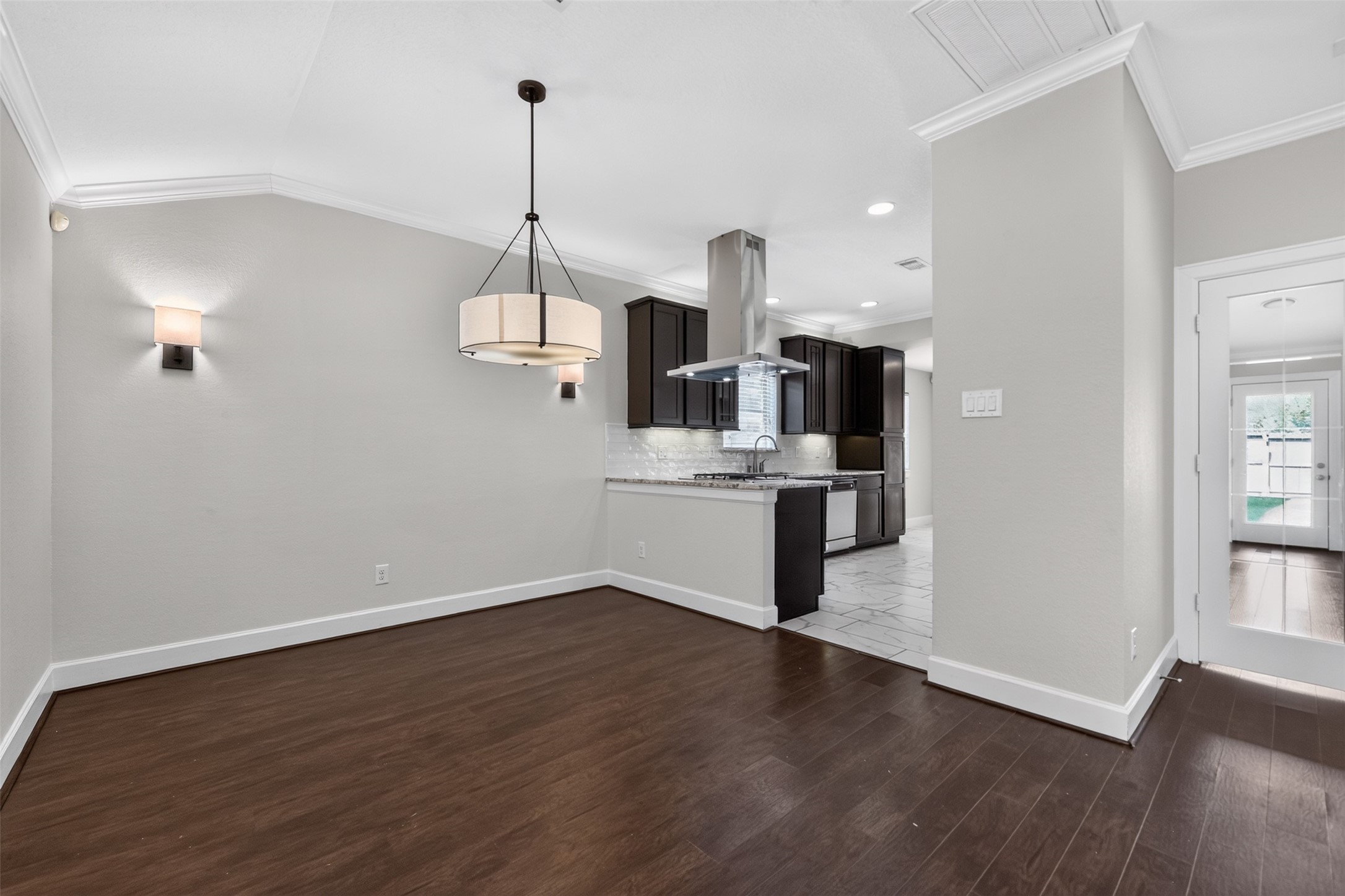 4023 Bayou Grove Drive, Seabrook, TX 77586