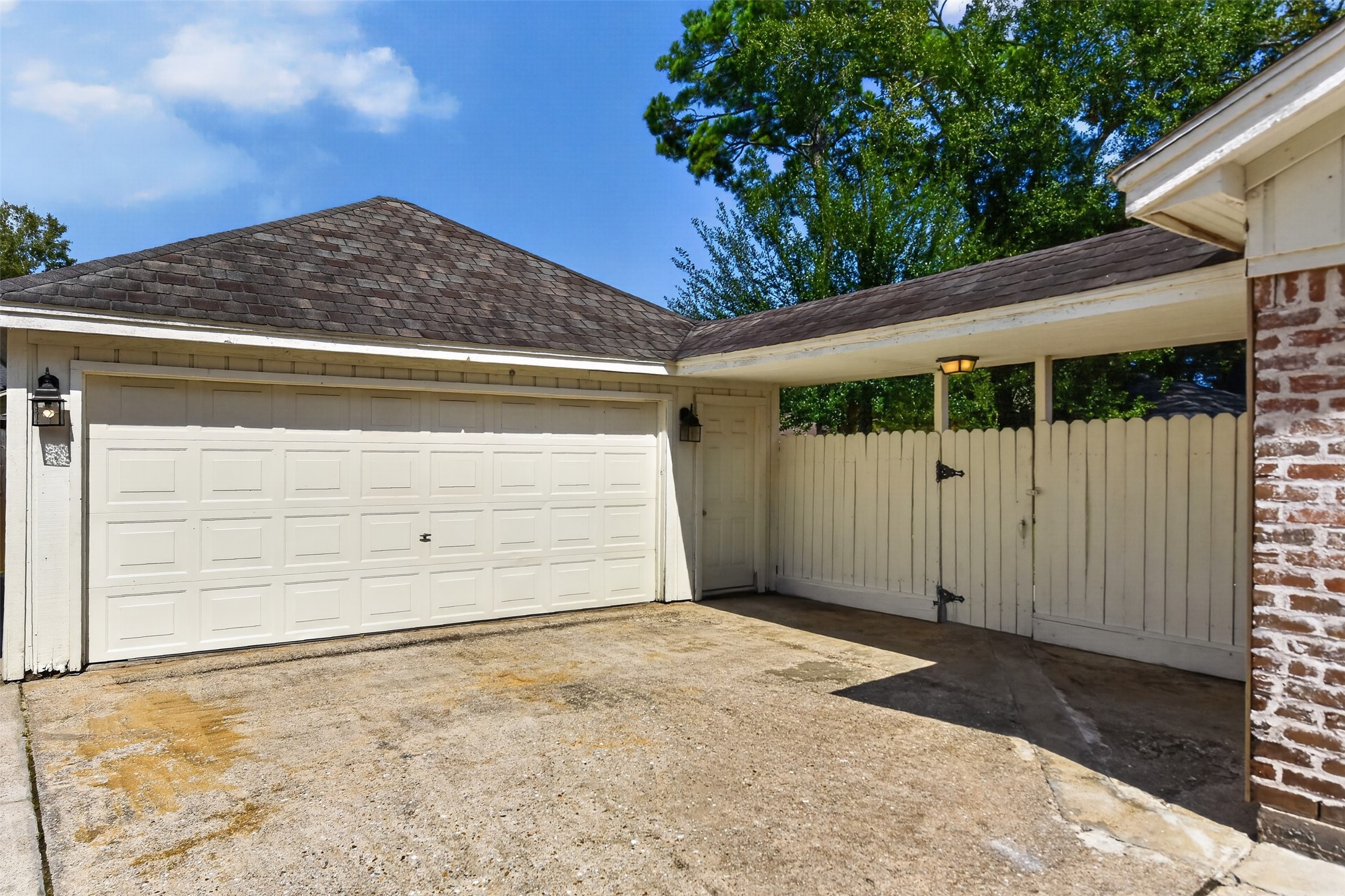4023 Bayou Grove Drive, Seabrook, TX 77586