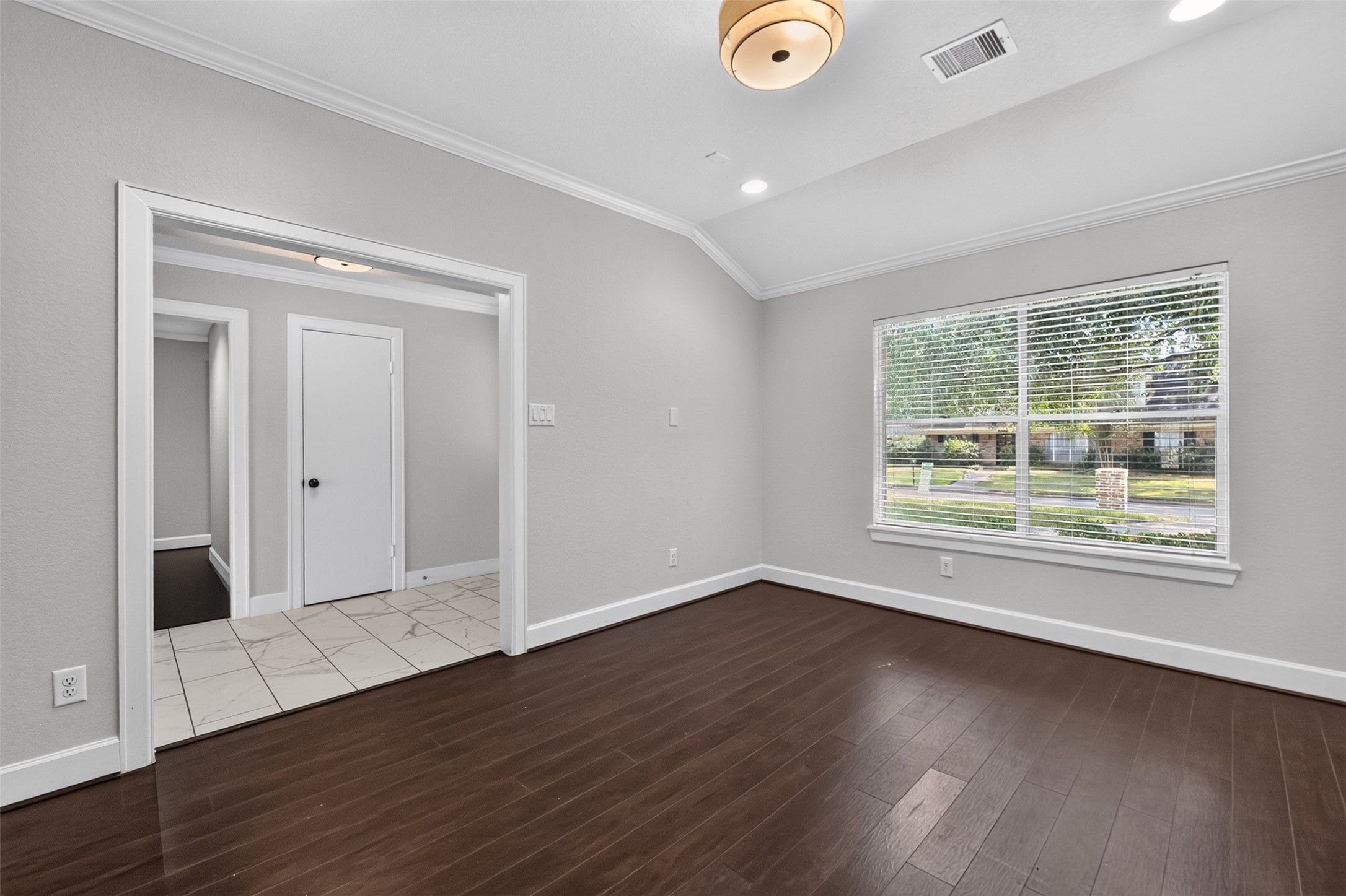 4023 Bayou Grove Drive, Seabrook, TX 77586