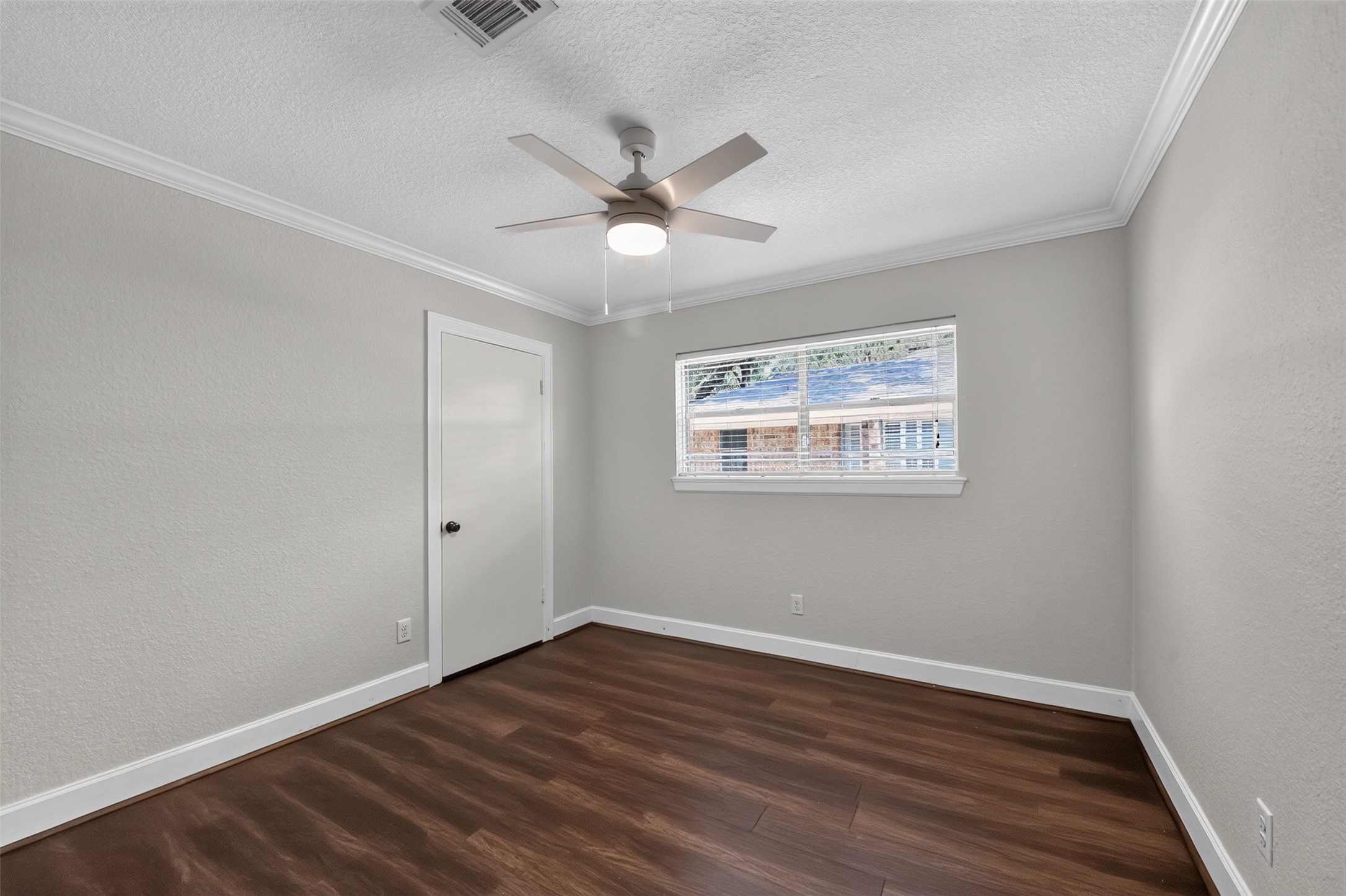4023 Bayou Grove Drive, Seabrook, TX 77586