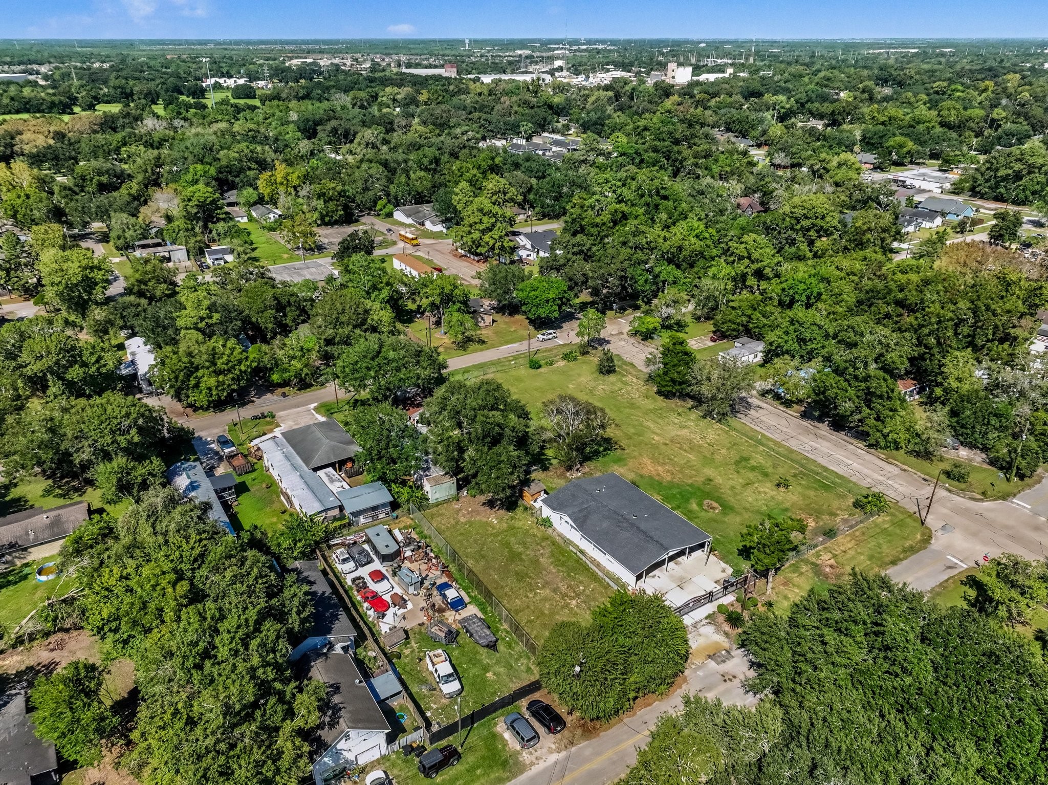 1814 W Blum Street, Alvin, TX 77511