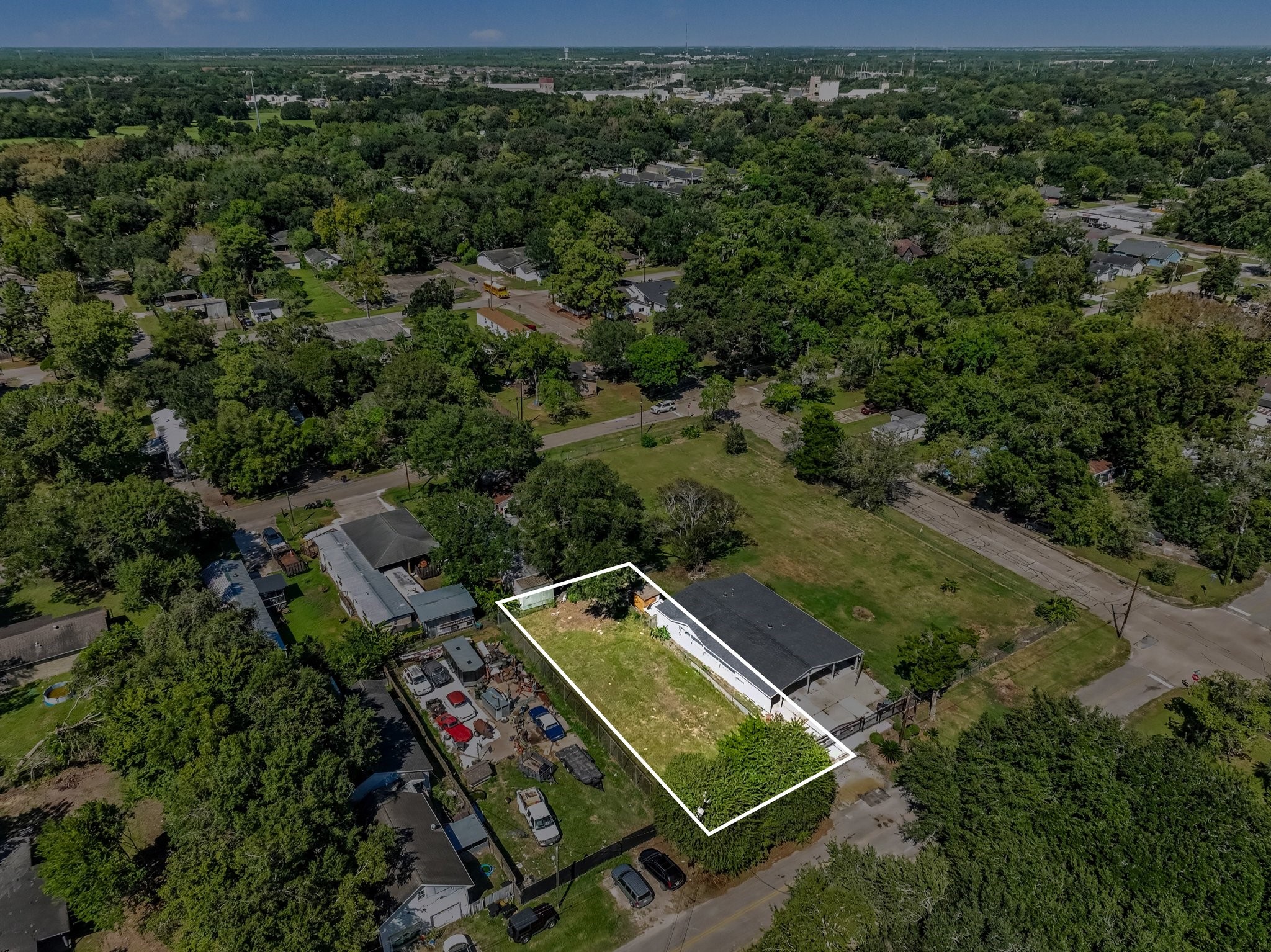 1814 W Blum Street, Alvin, TX 77511