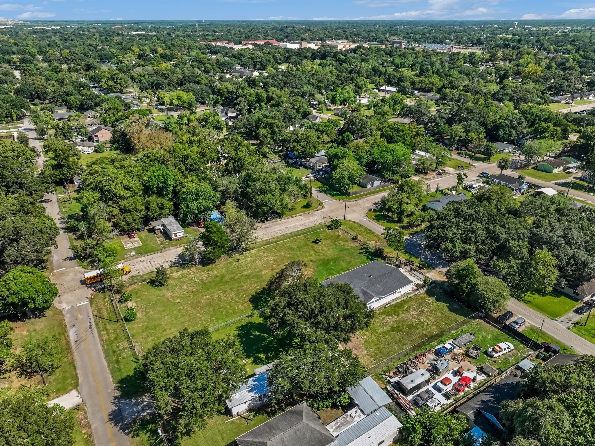 1814 W Blum Street, Alvin, TX 77511