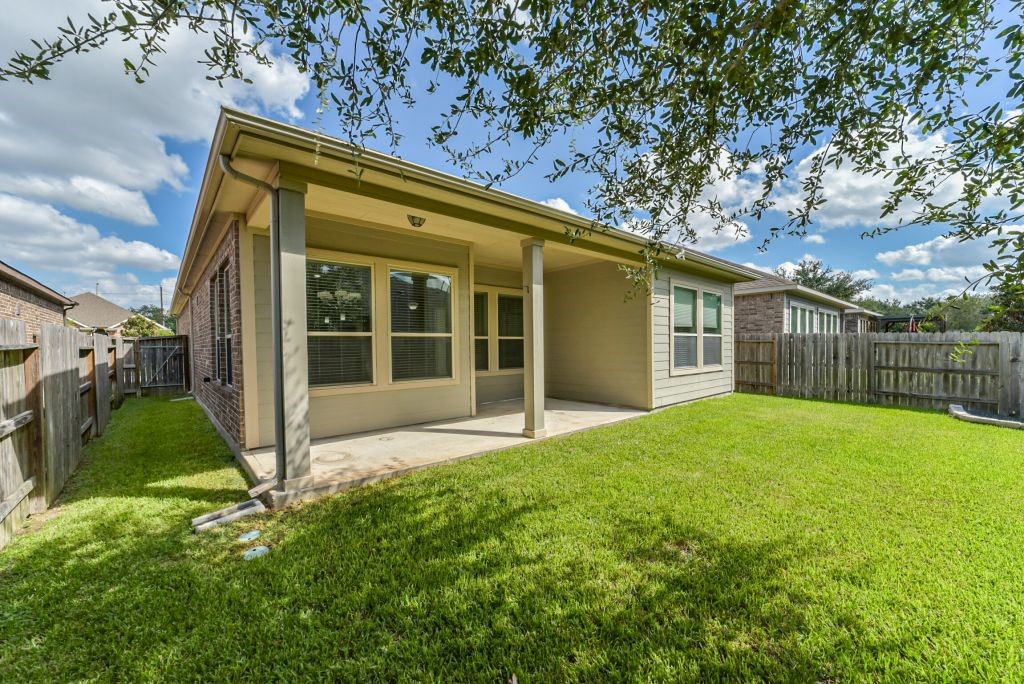 123 Castlegate Lane, Houston, TX 77065