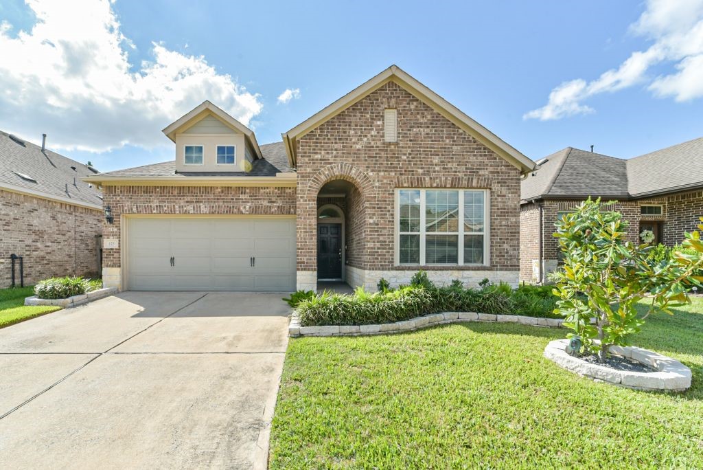 123 Castlegate Lane, Houston, TX 77065 123 Castlegate Lane, Houston, TX 77065