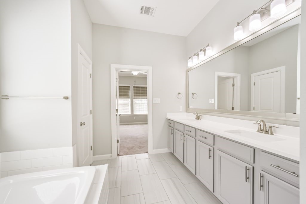 123 Castlegate Lane, Houston, TX 77065