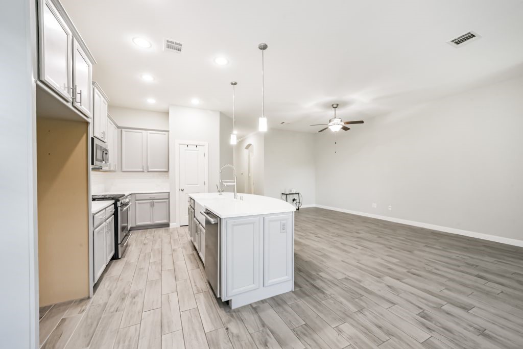 123 Castlegate Lane, Houston, TX 77065