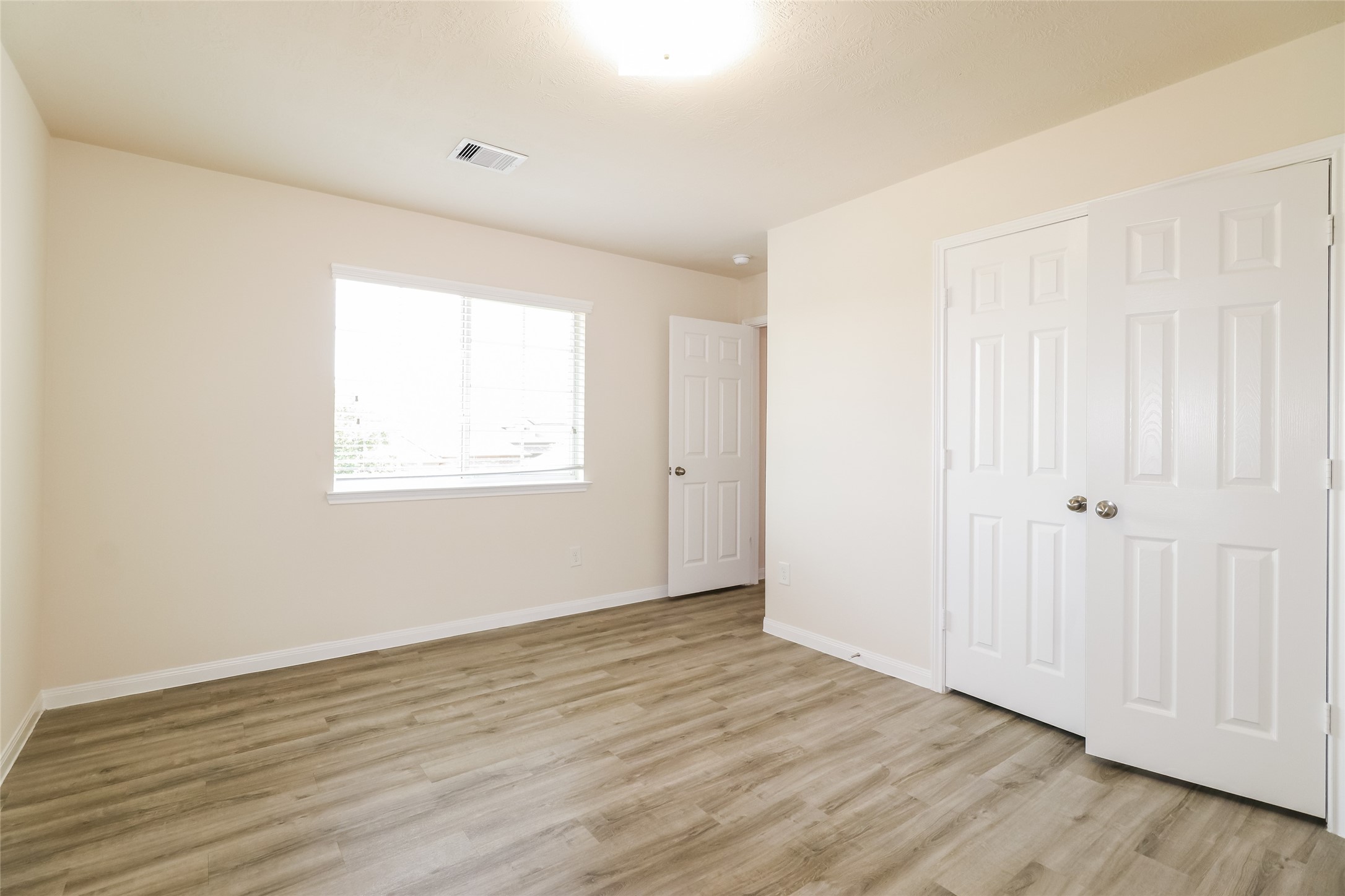 Photos may be representative of the floor plan and not the exact home. Finishes, layout, and features of the actual property for lease may vary.