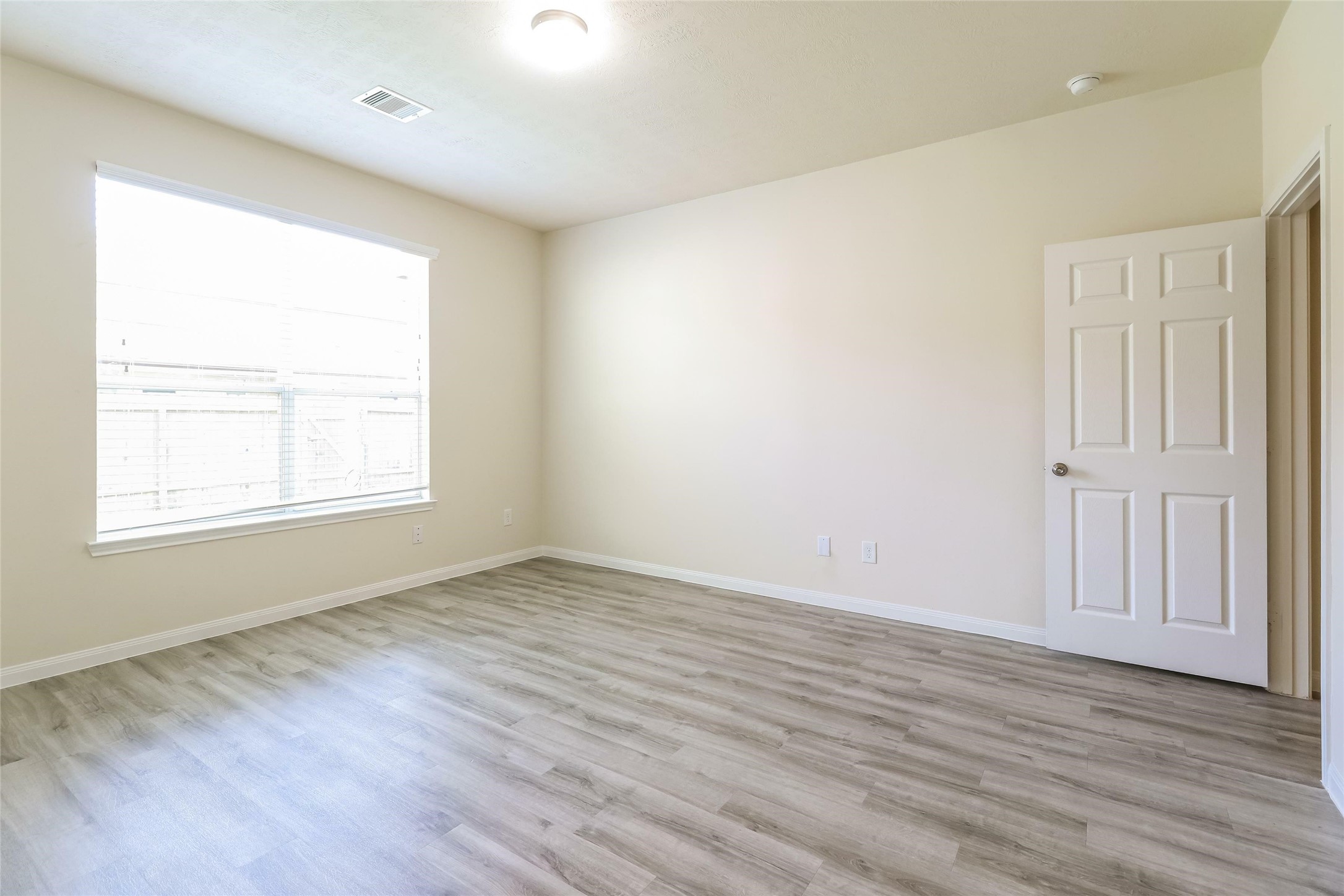 Photos may be representative of the floor plan and not the exact home. Finishes, layout, and features of the actual property for lease may vary. Photos may be representative of the floor plan and not the exact home. Finishes, layout, and features of the actual property for lease may vary.