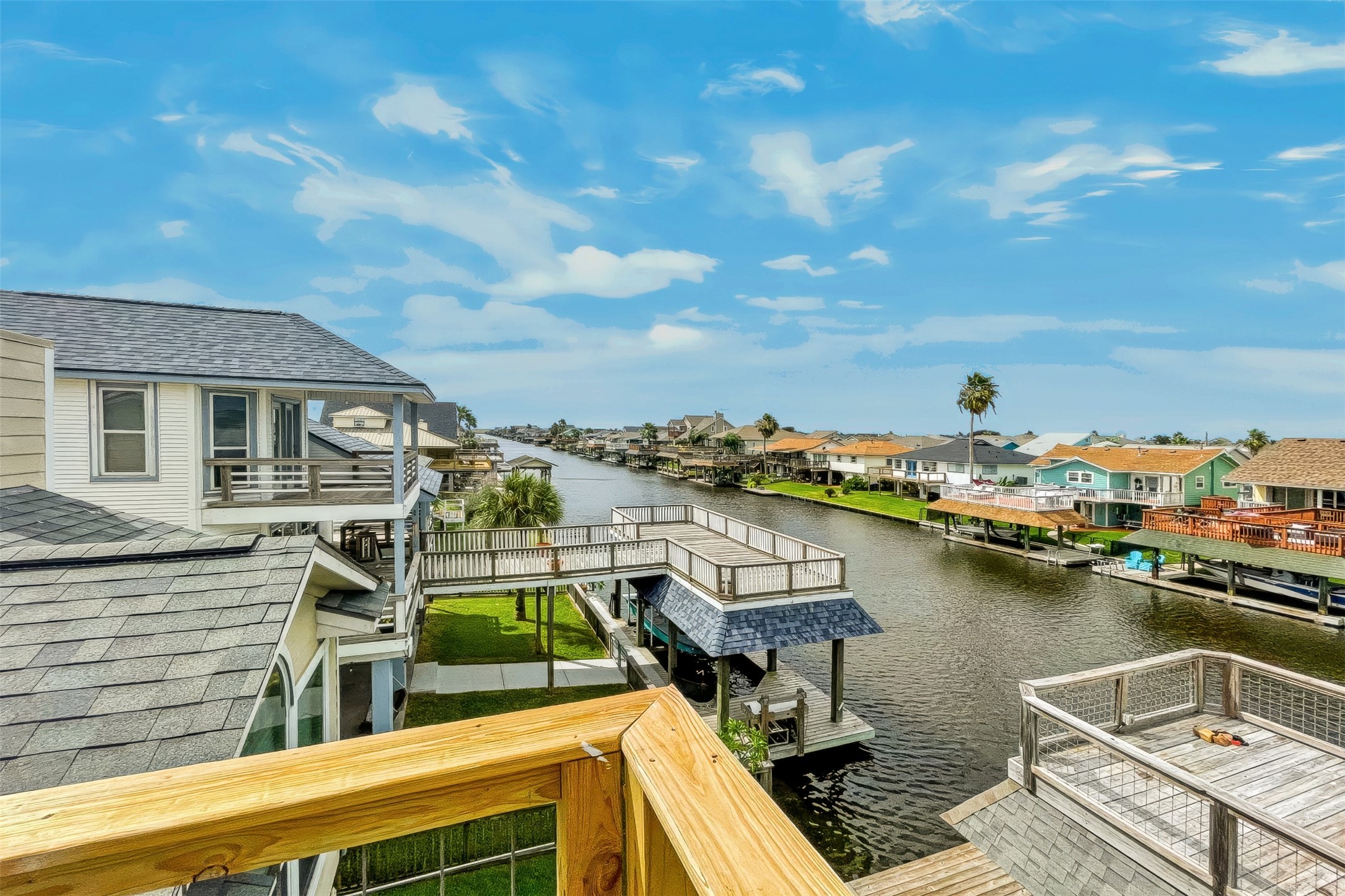 FANTASTIC VIEW OF WATER