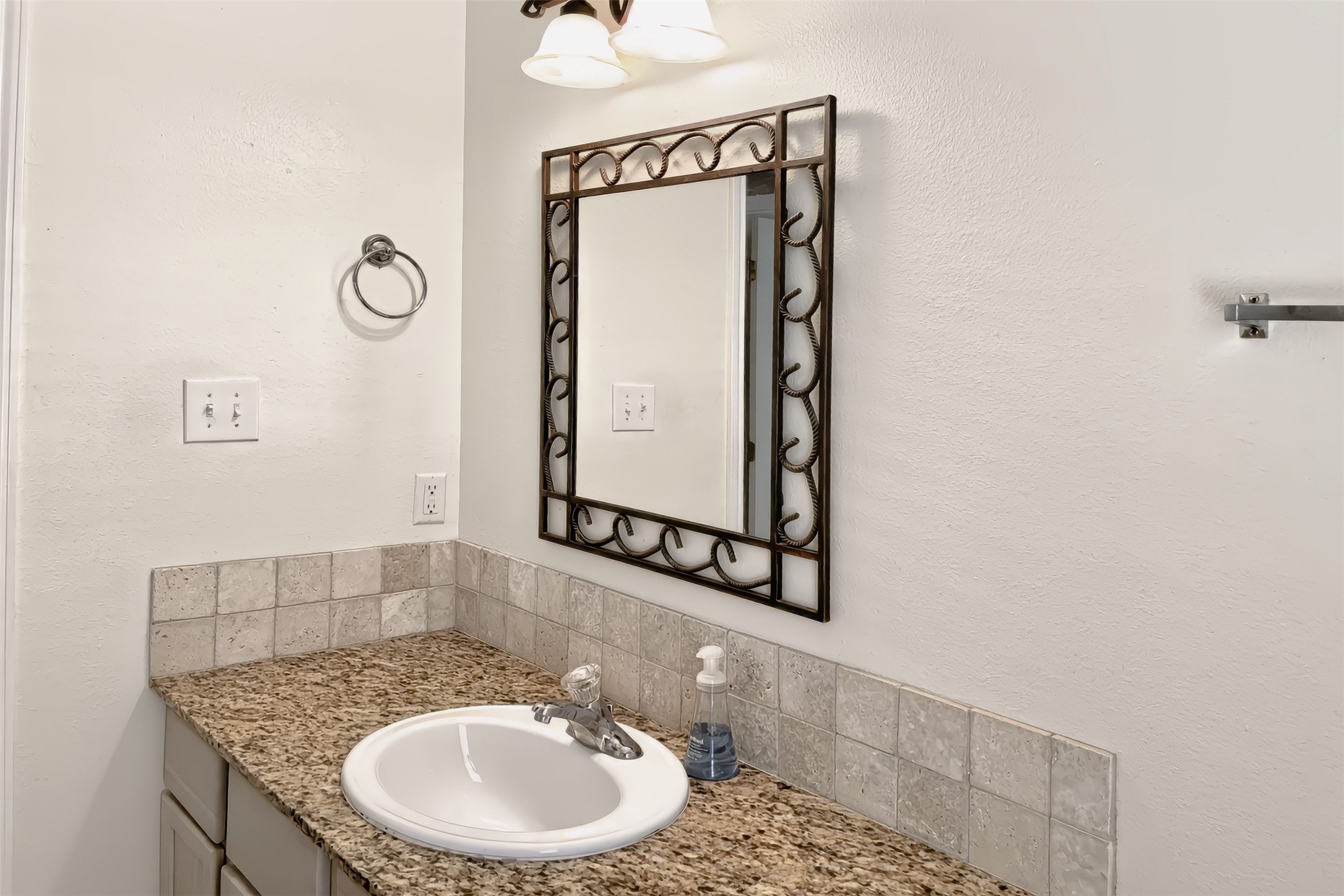 1144 Sailfish Street, Bayou Vista, TX 77563