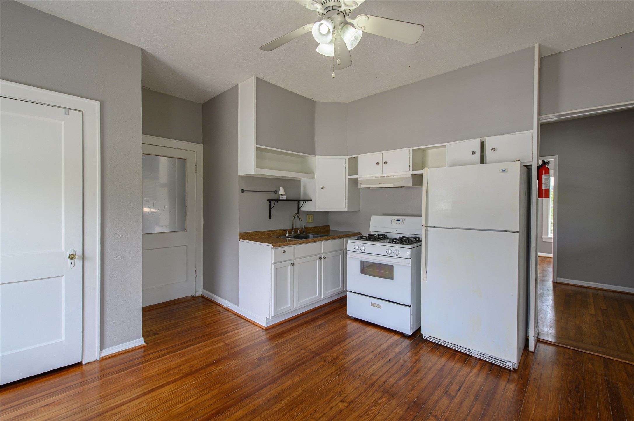 4620 Clay, #B, Houston, TX 77023 4620 Clay, #B, Houston, TX 77023