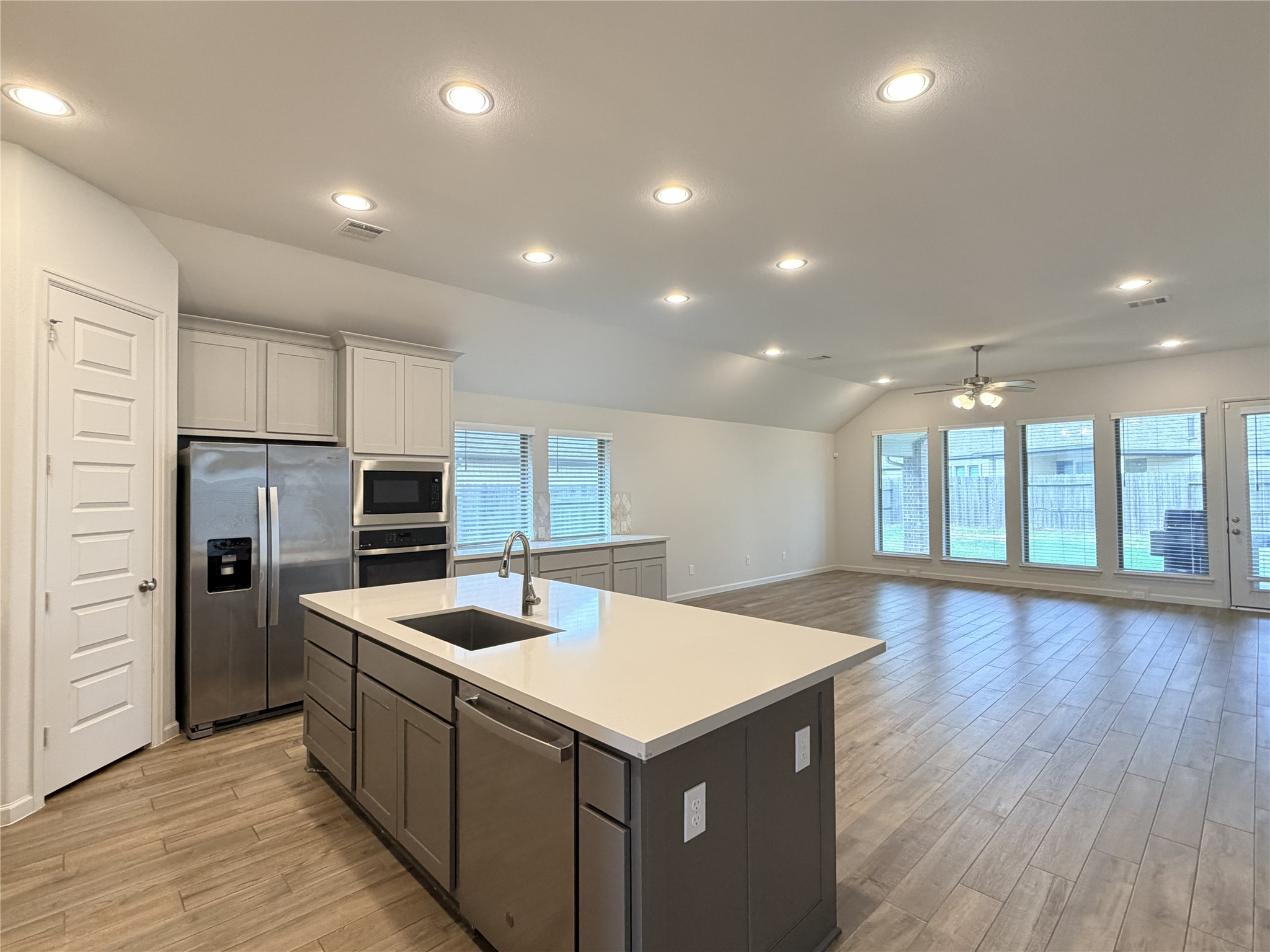 9307 Crescent Mill Drive, Missouri City, TX 77459