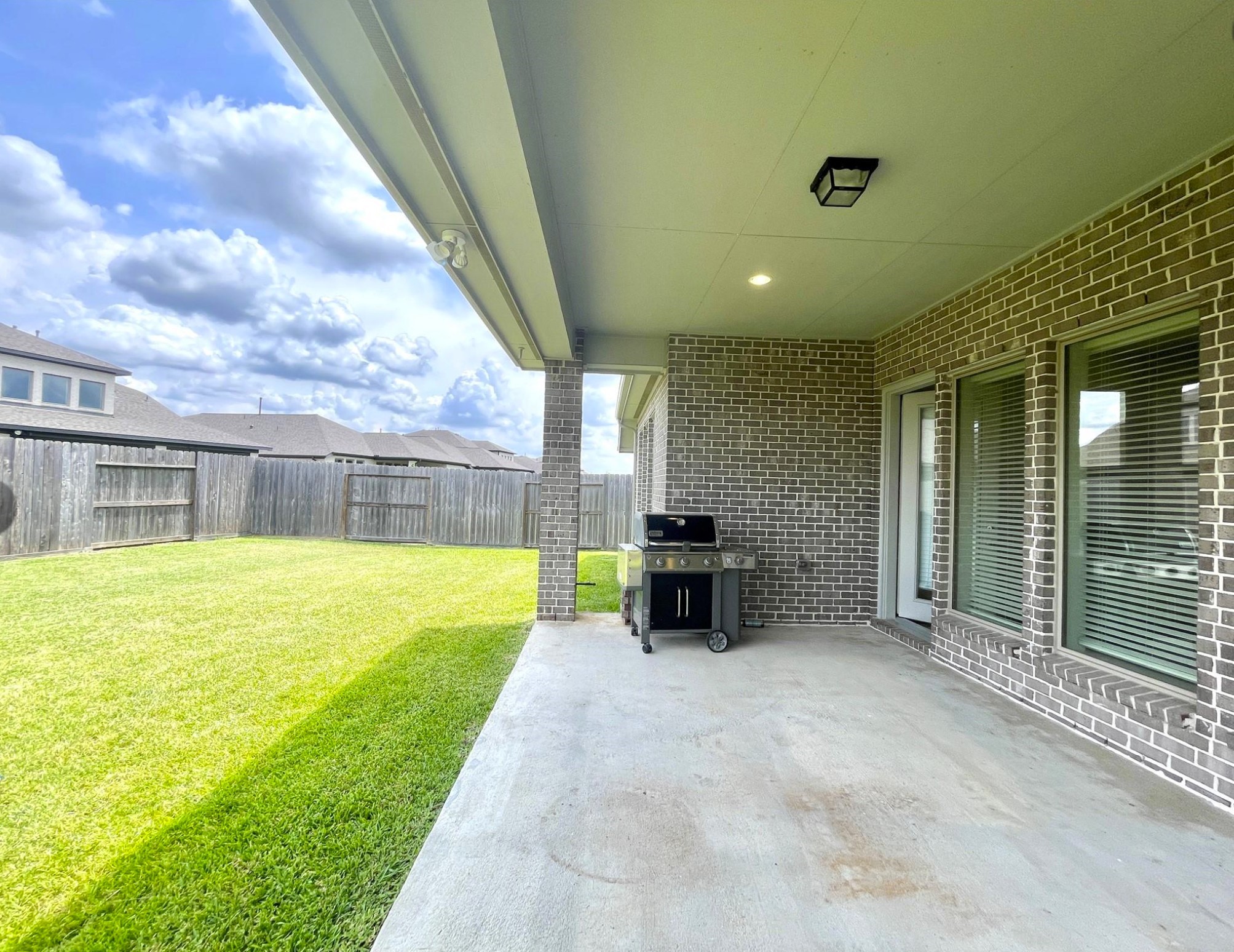 9307 Crescent Mill Drive, Missouri City, TX 77459