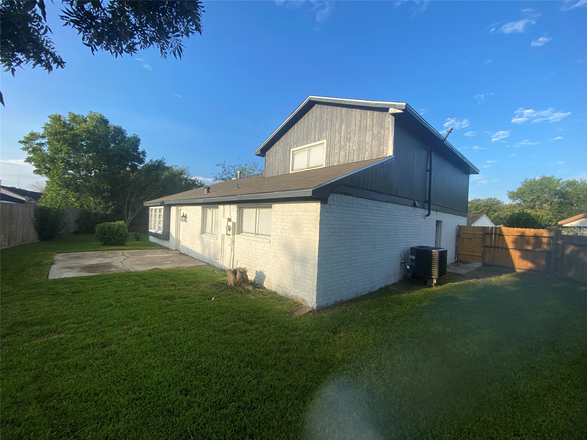 CORNER BACKYARD VIEW