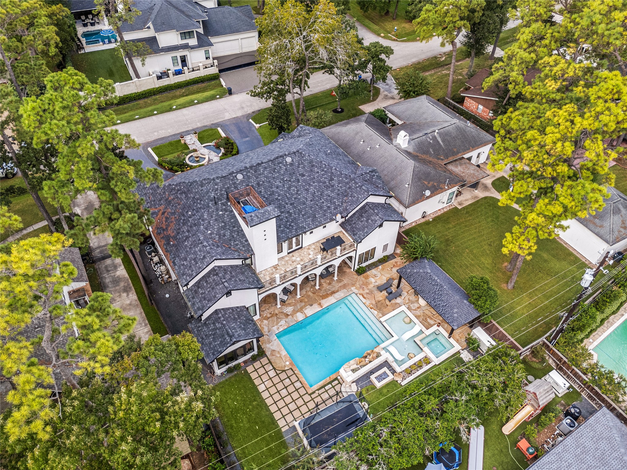330 E Gaywood Drive, Houston, TX 77079