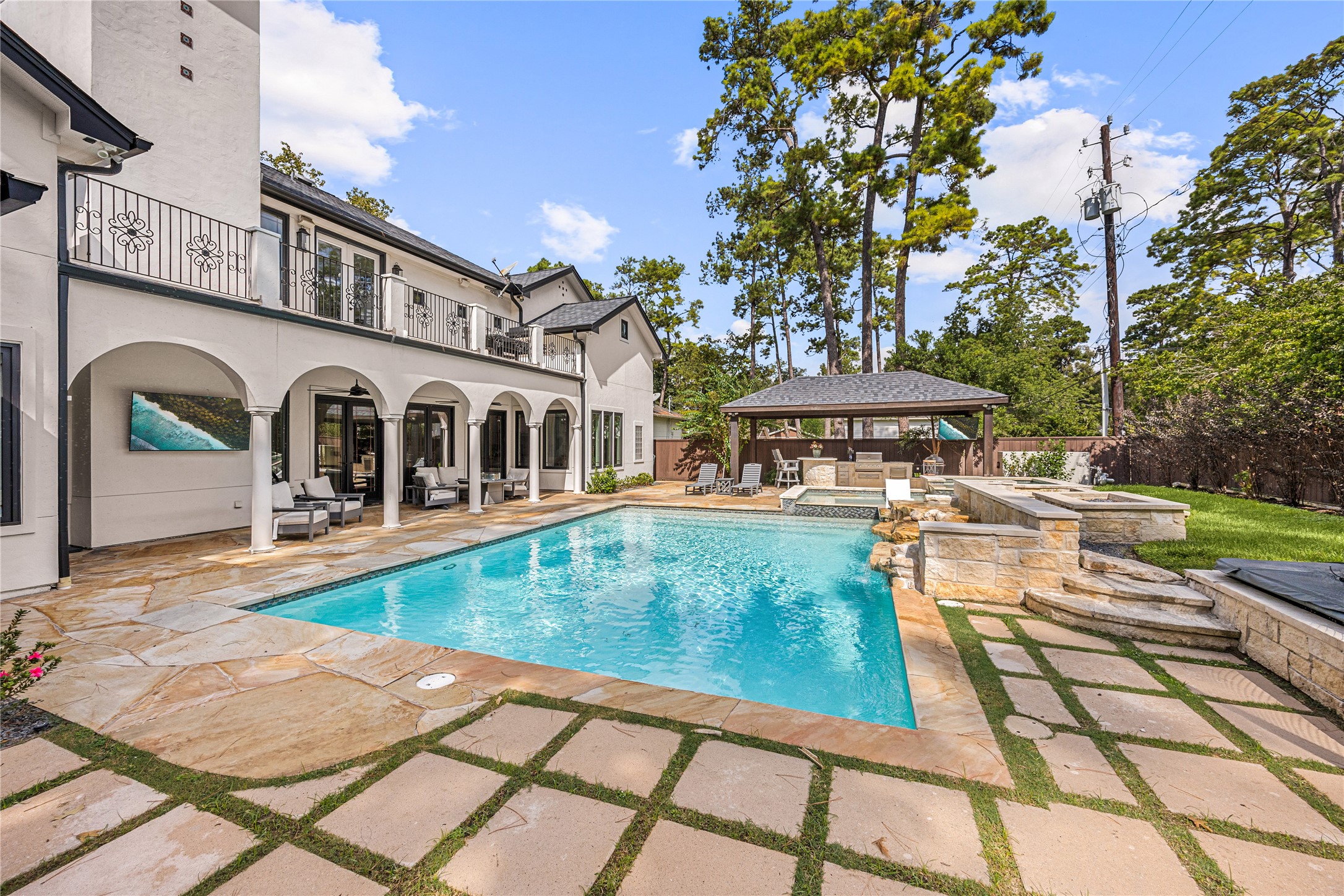 330 E Gaywood Drive, Houston, TX 77079