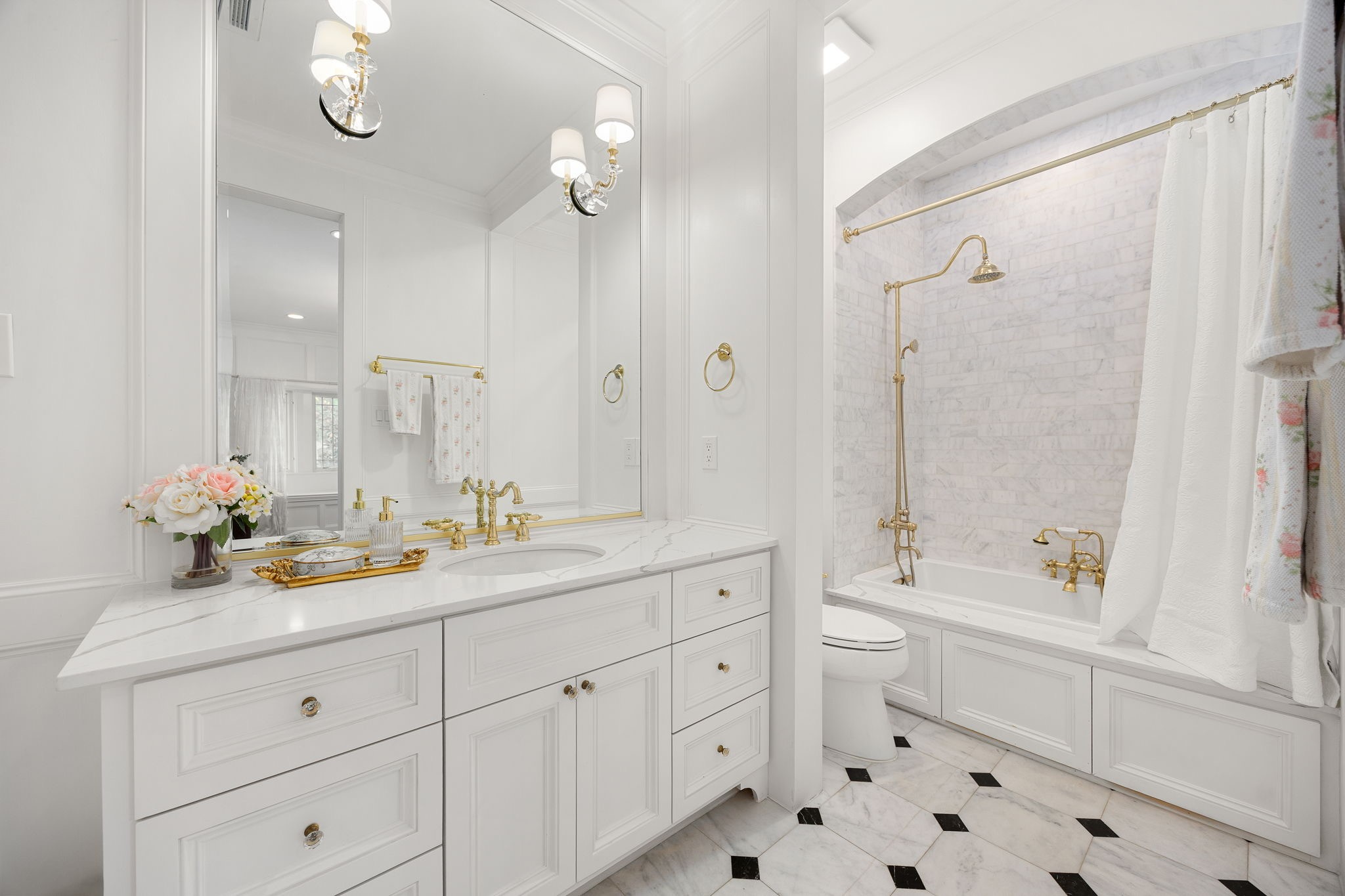 330 E Gaywood Drive, Houston, TX 77079