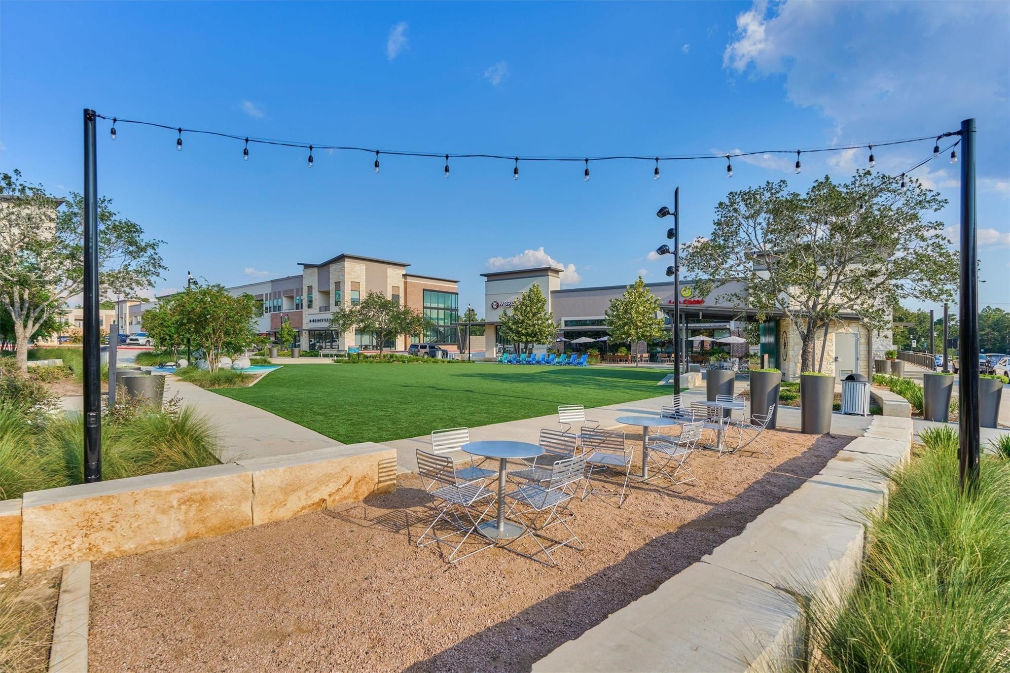 Discover the incredible Woodforest lifestyle, offering endless amenities, beautiful parks, scenic walking and biking trails, resort-style pools, splash pads, and year-round community activities! Enjoy the convenience of Harvest Market, restaurants, coffee shops, shopping, and so much moreall just minutes away or a short golf cart ride from home!