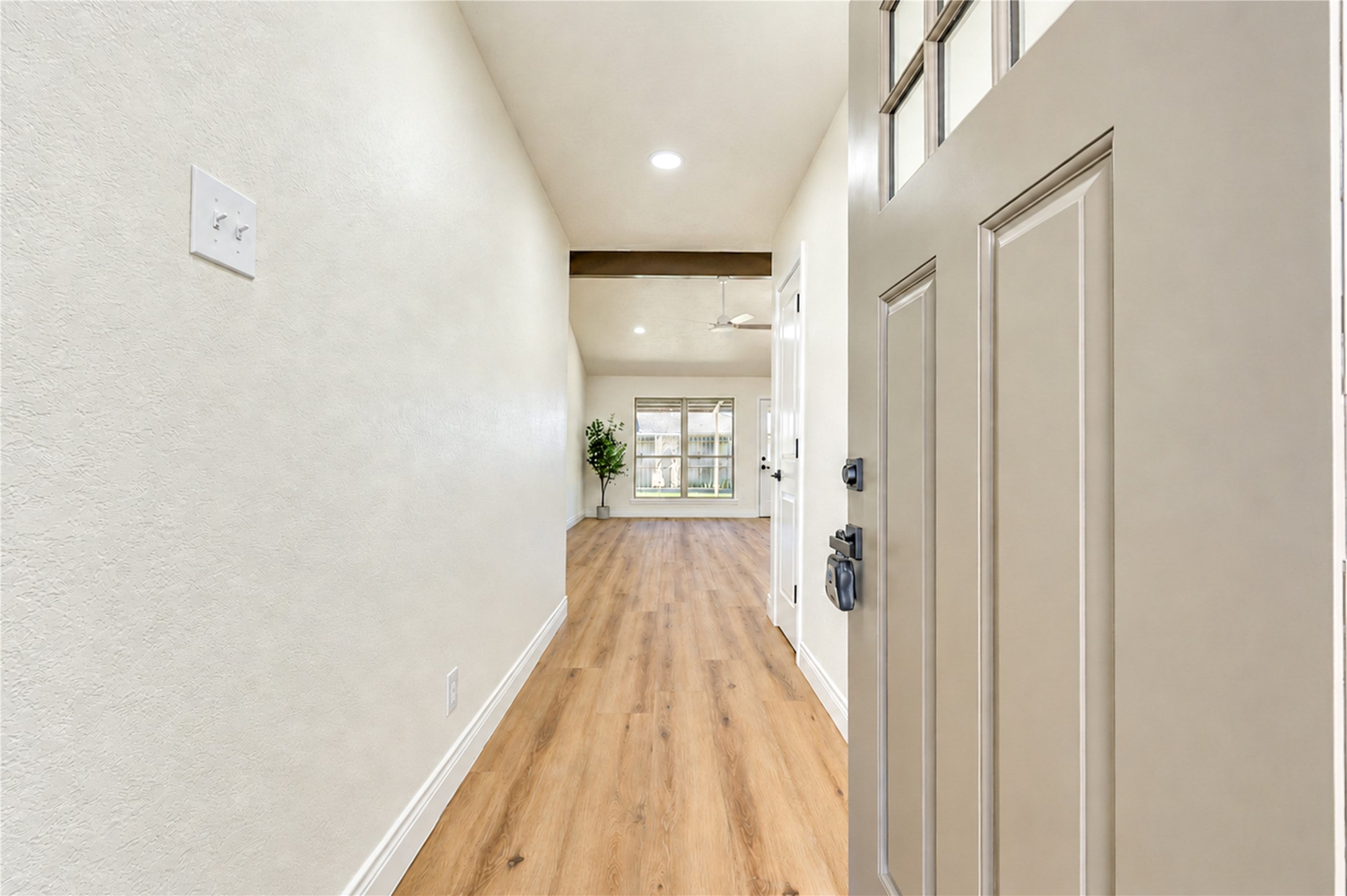 10012 Hummingbird Street, La Porte, TX 77571