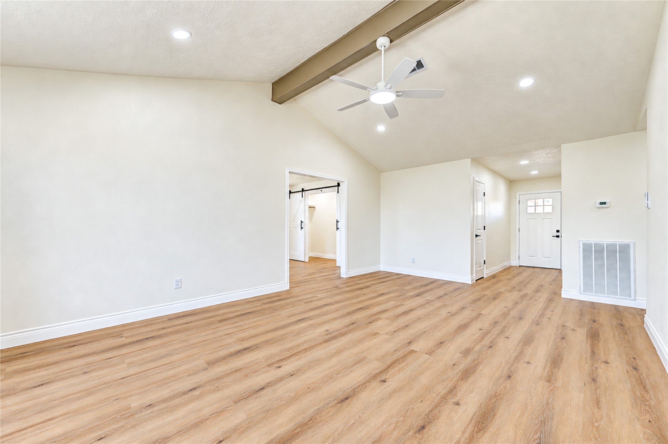 10012 Hummingbird Street, La Porte, TX 77571