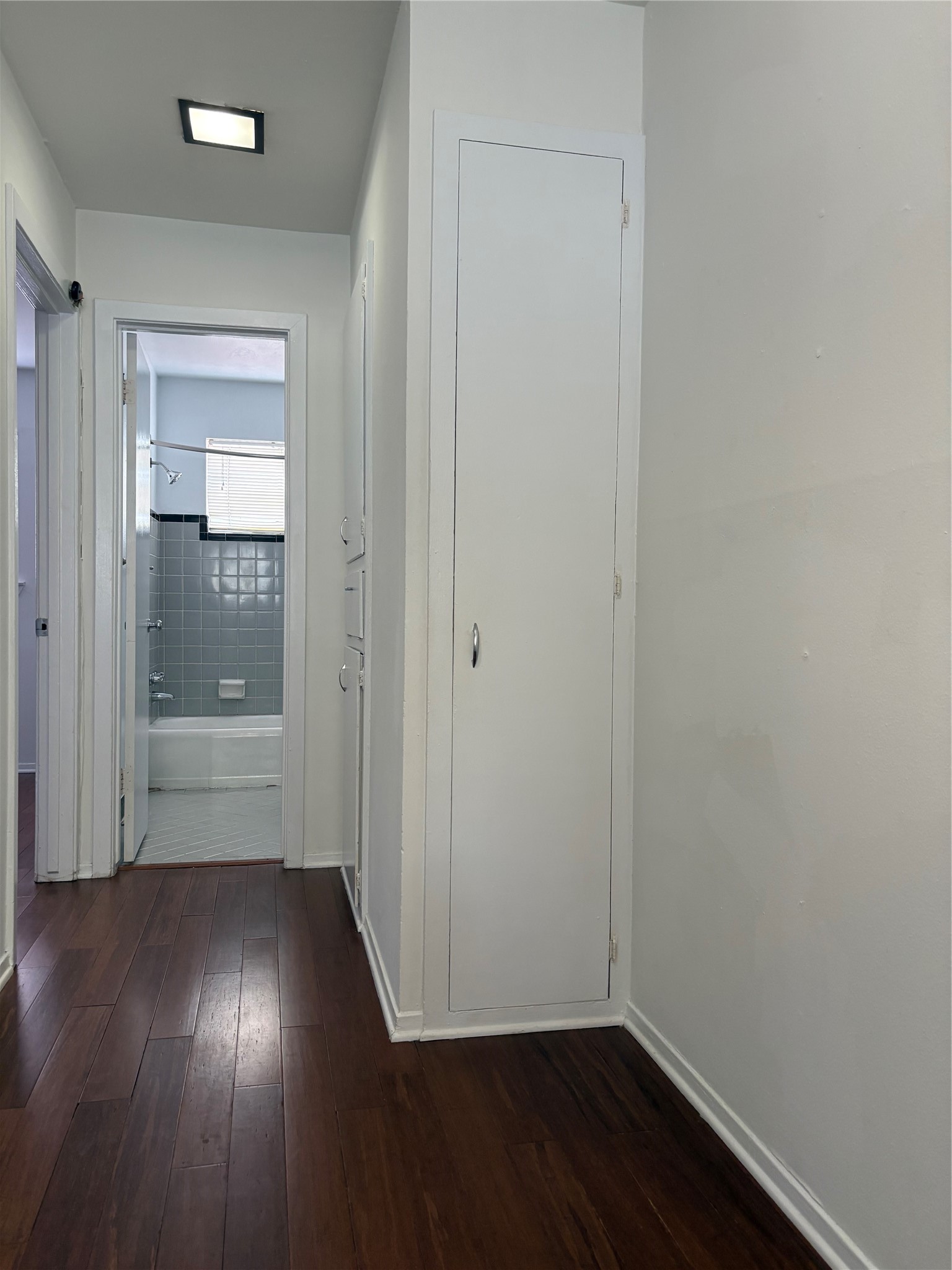 Small nook space for table and chairs