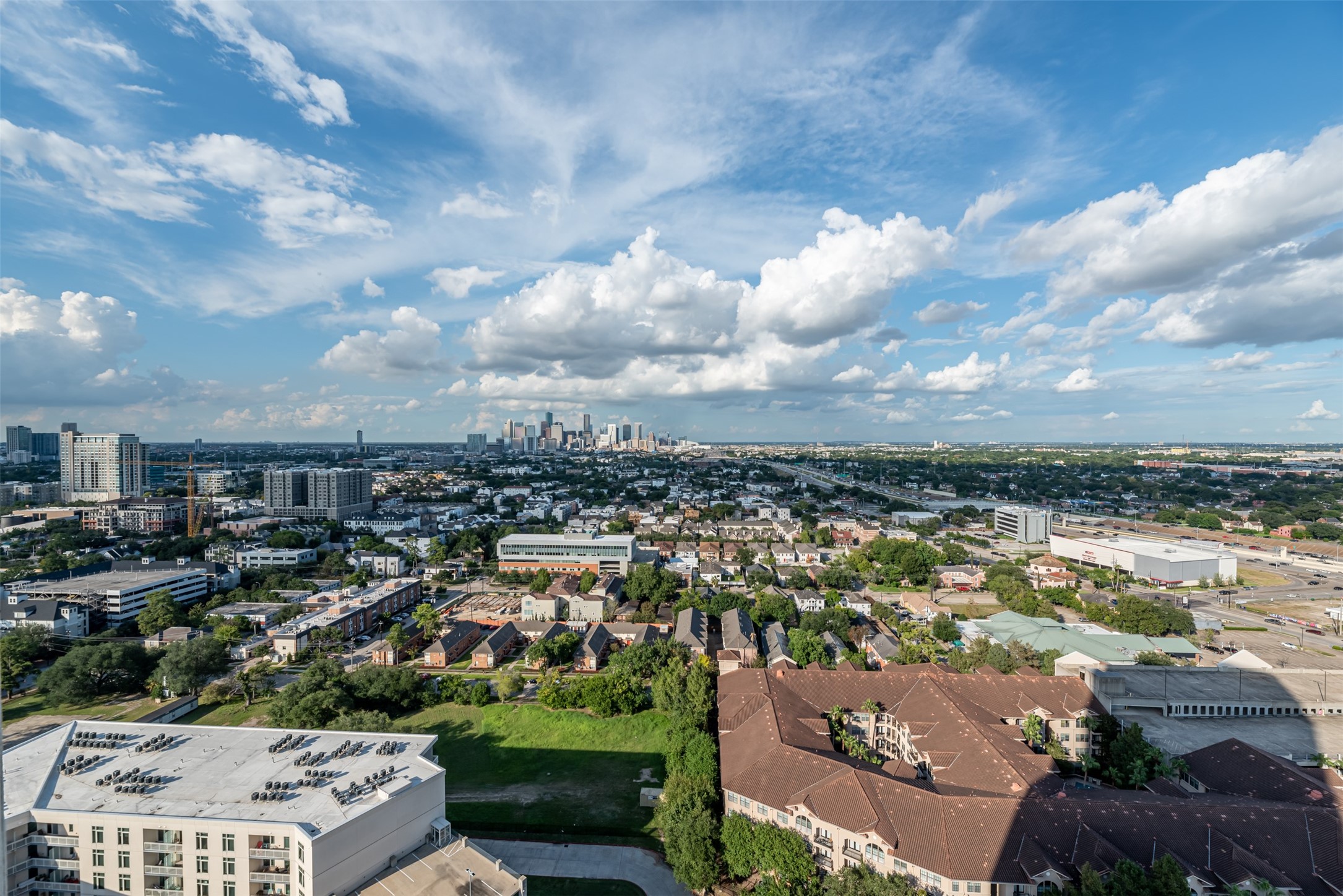 1701 Hermann Drive, #24B, Houston, TX 77004
