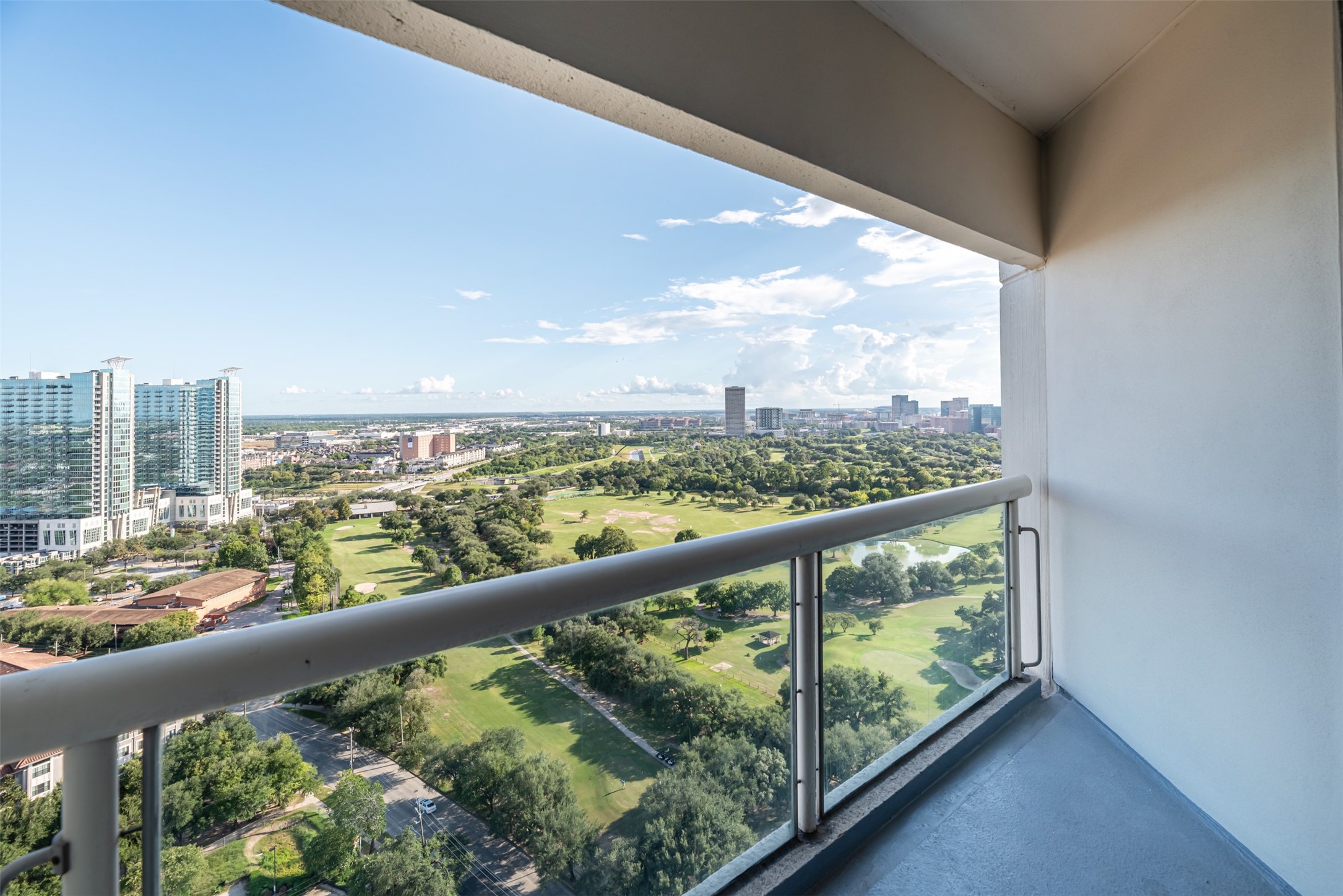 1701 Hermann Drive, #24B, Houston, TX 77004