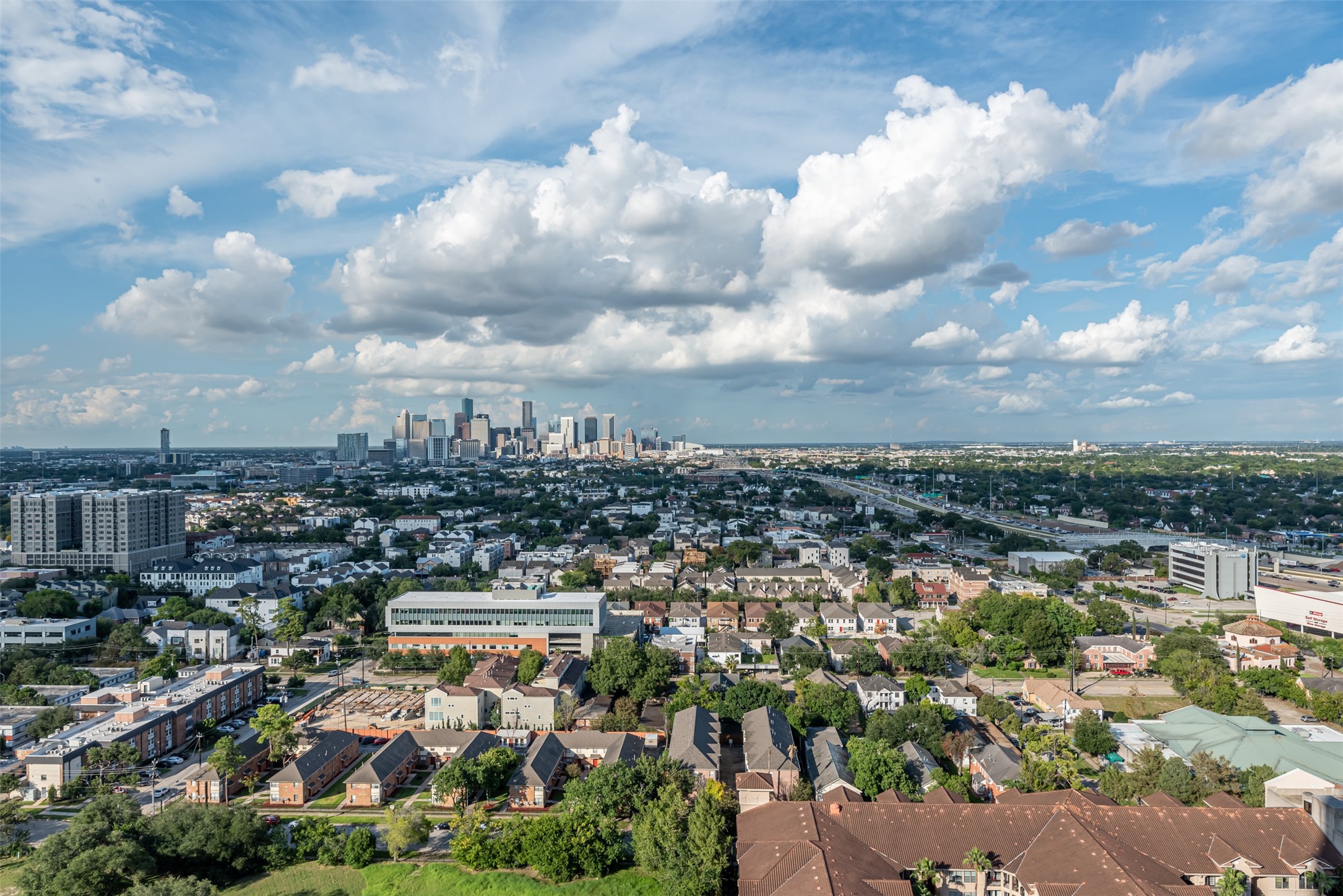 1701 Hermann Drive, #24B, Houston, TX 77004