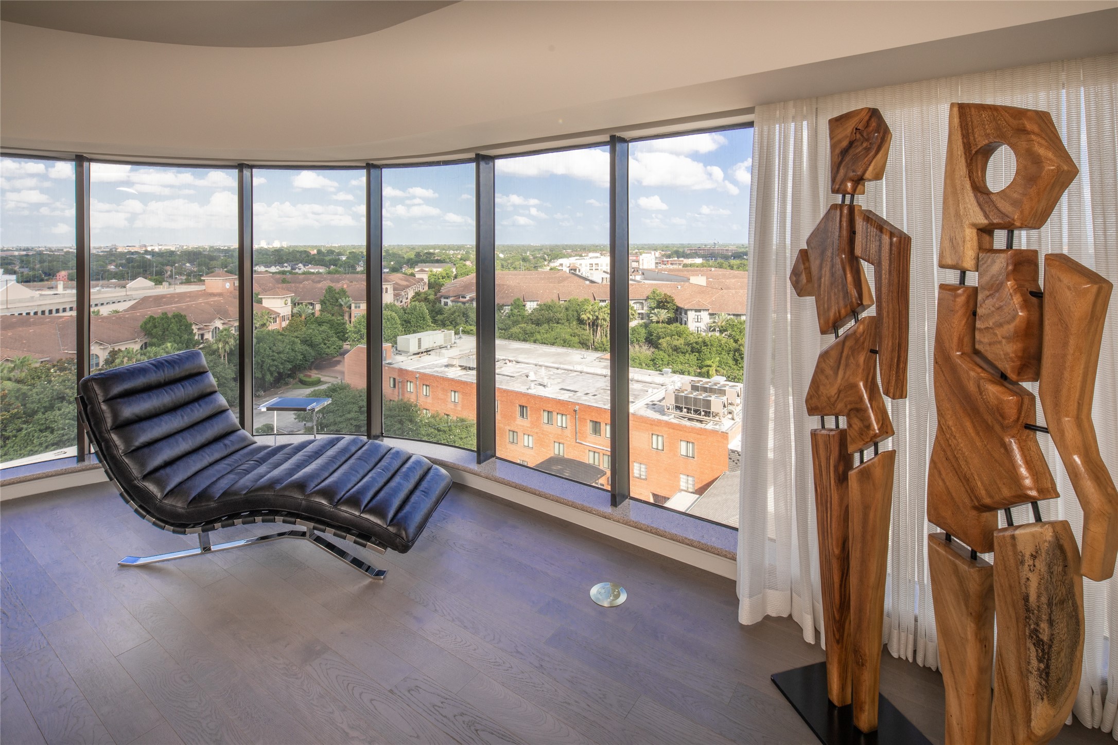 1701 Hermann Drive, #24B, Houston, TX 77004