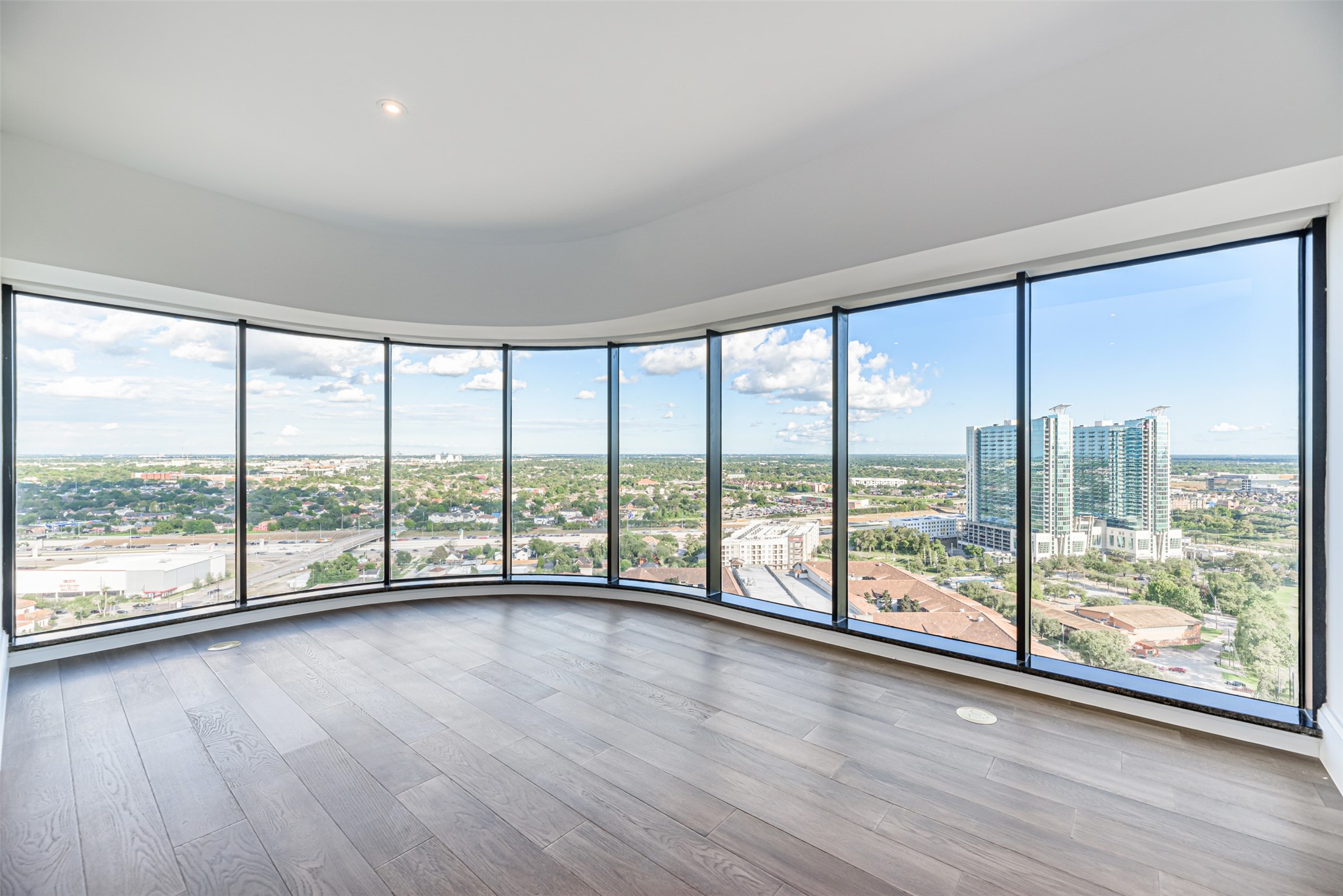 1701 Hermann Drive, #24B, Houston, TX 77004