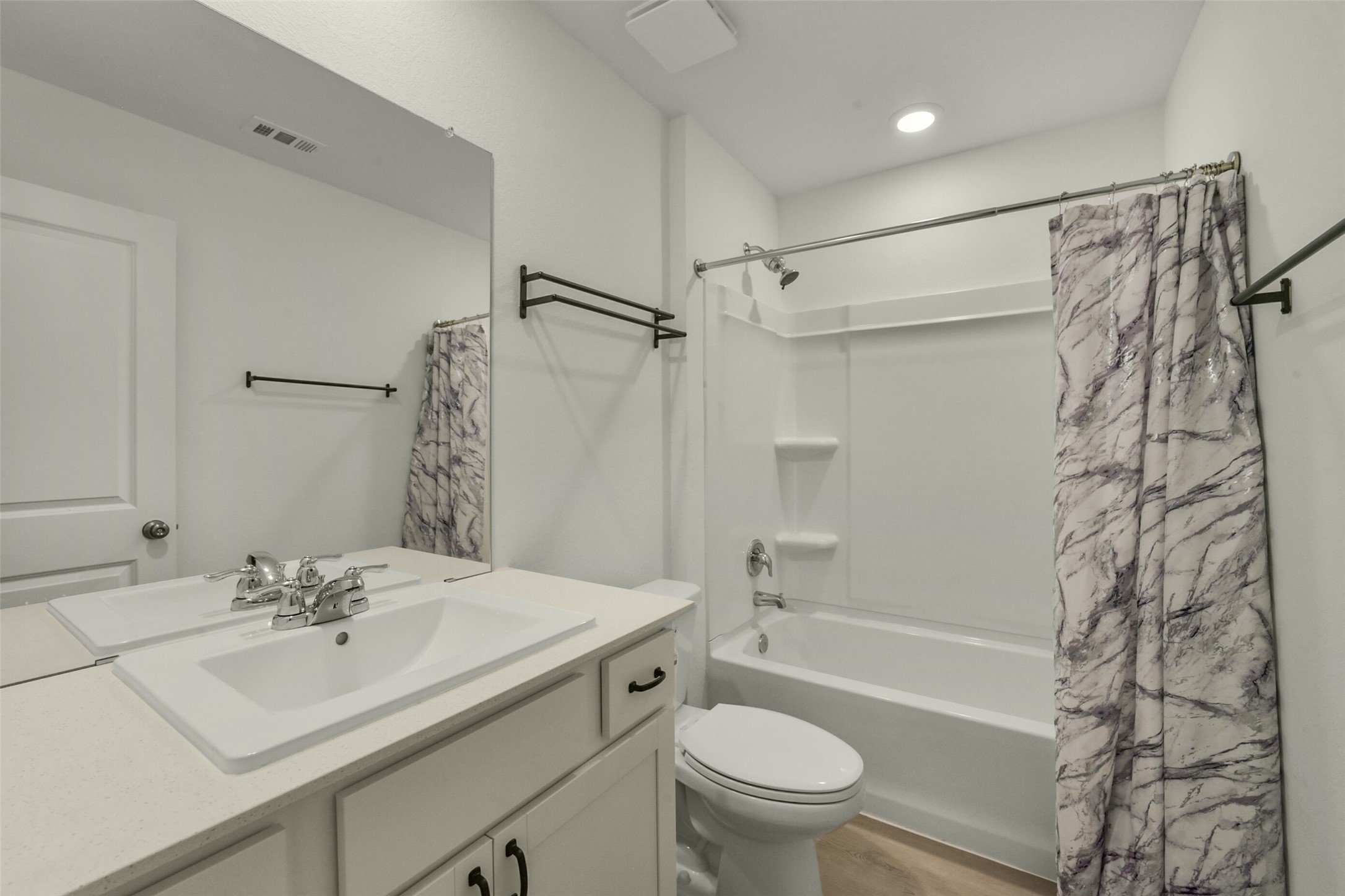 911 Lago Laceno Lane, Huffman, TX 77336
