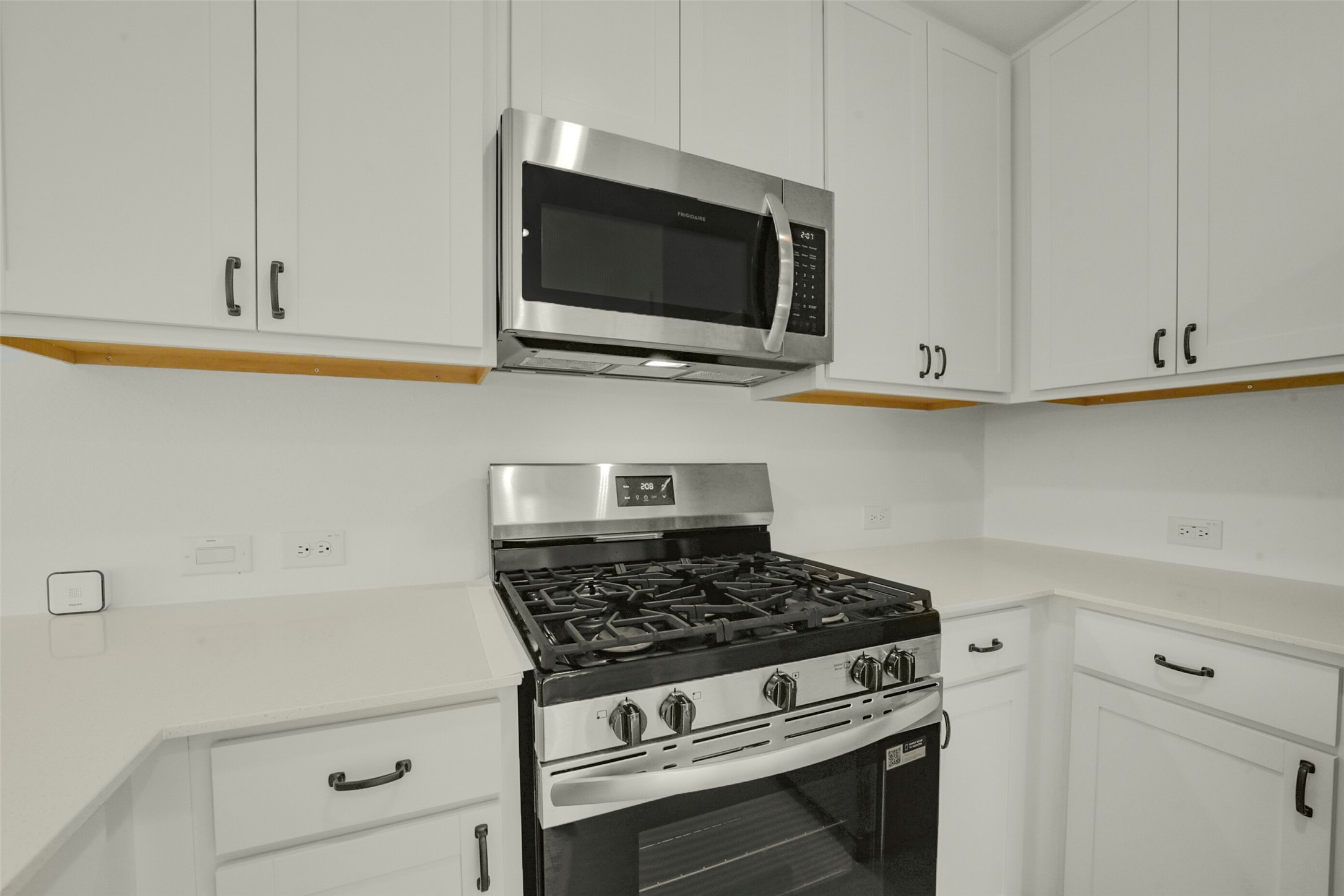911 Lago Laceno Lane, Huffman, TX 77336
