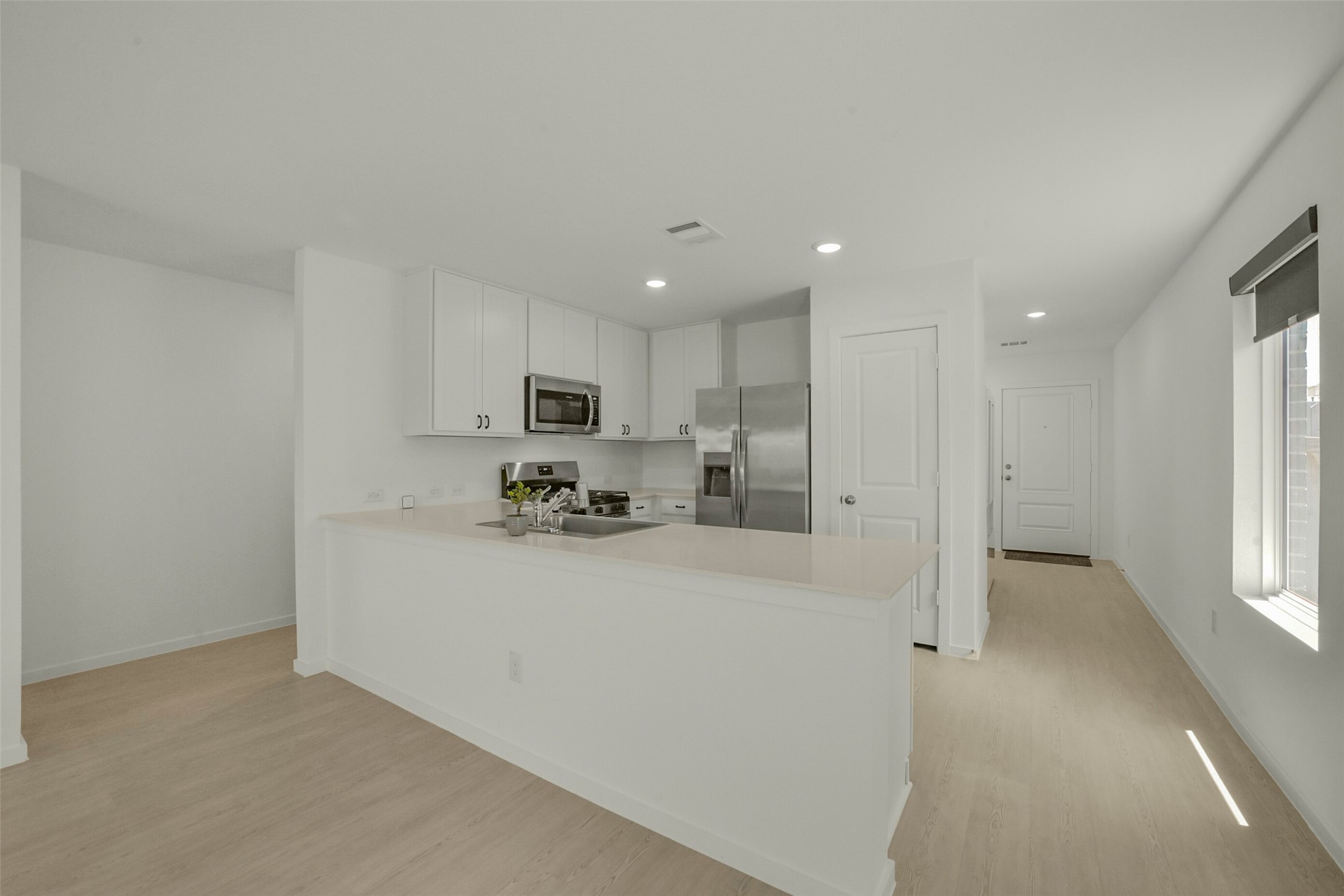 911 Lago Laceno Lane, Huffman, TX 77336