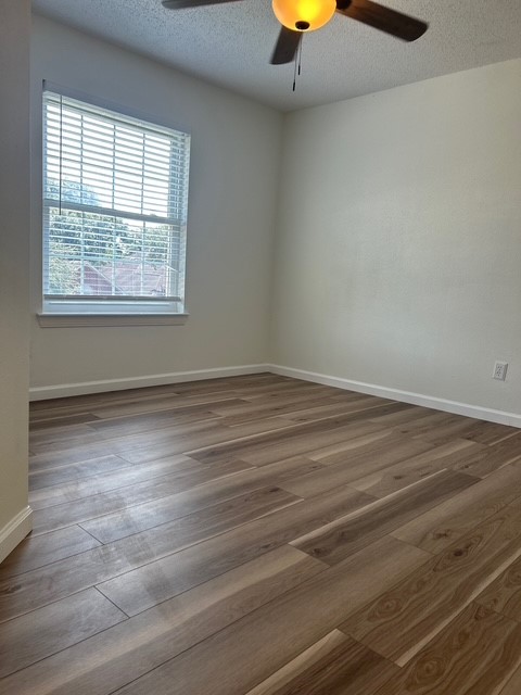 1018 Wentworth Drive, Pearland, TX 77584