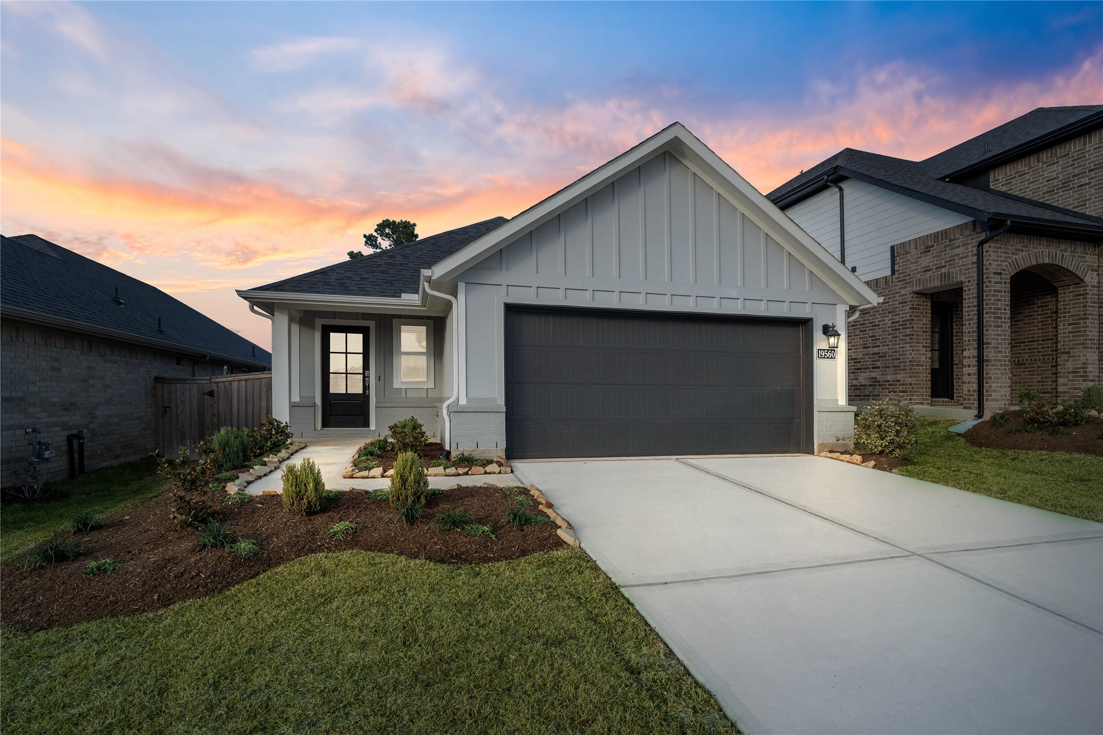 Welcome home to 19560 Stripe Hill Bend located in Montgomery Ridge and zoned to Montgomery ISD.