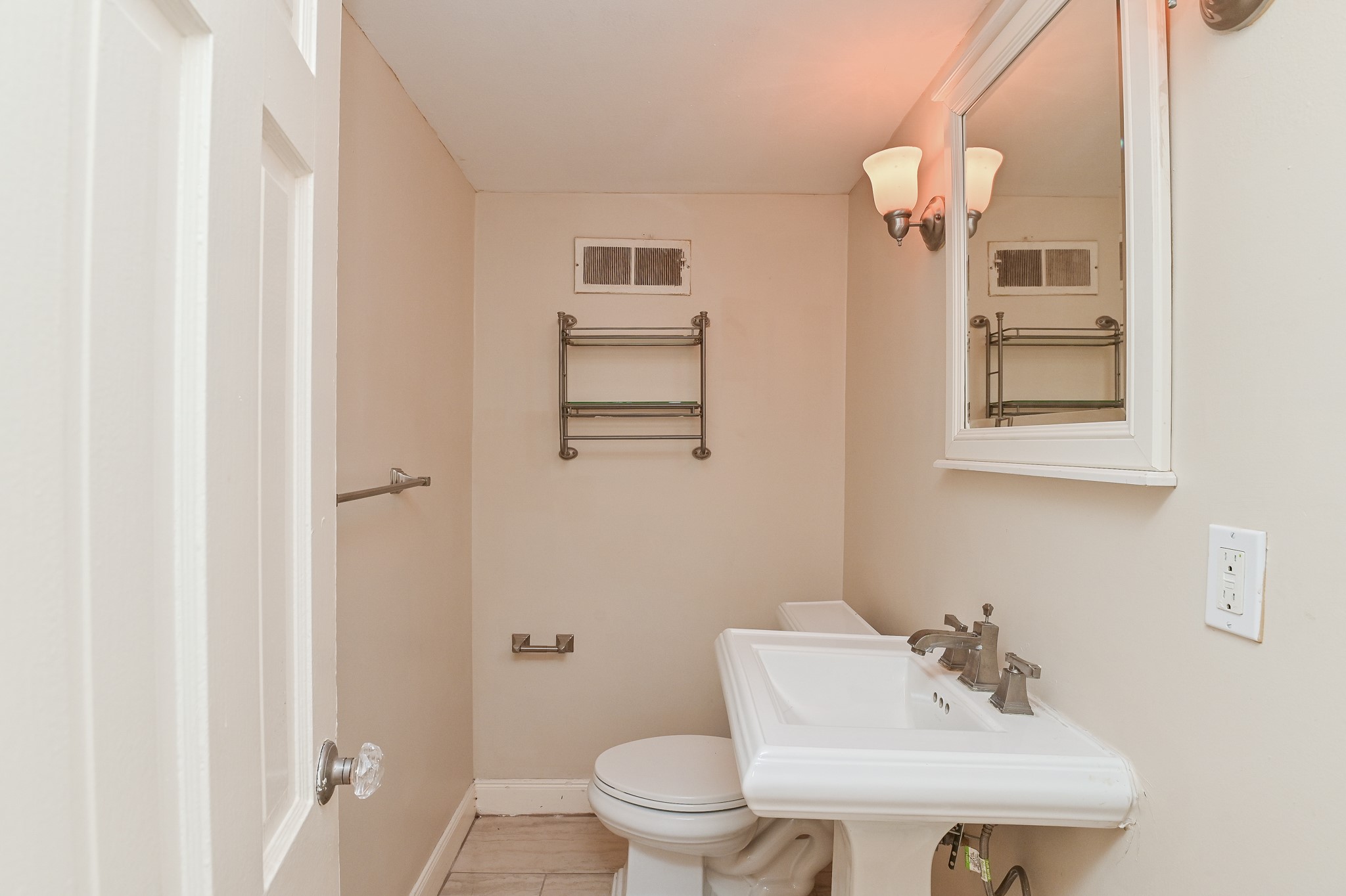3738 Charleston Street, Houston, TX 77021 3738 Charleston Street, Houston, TX 77021