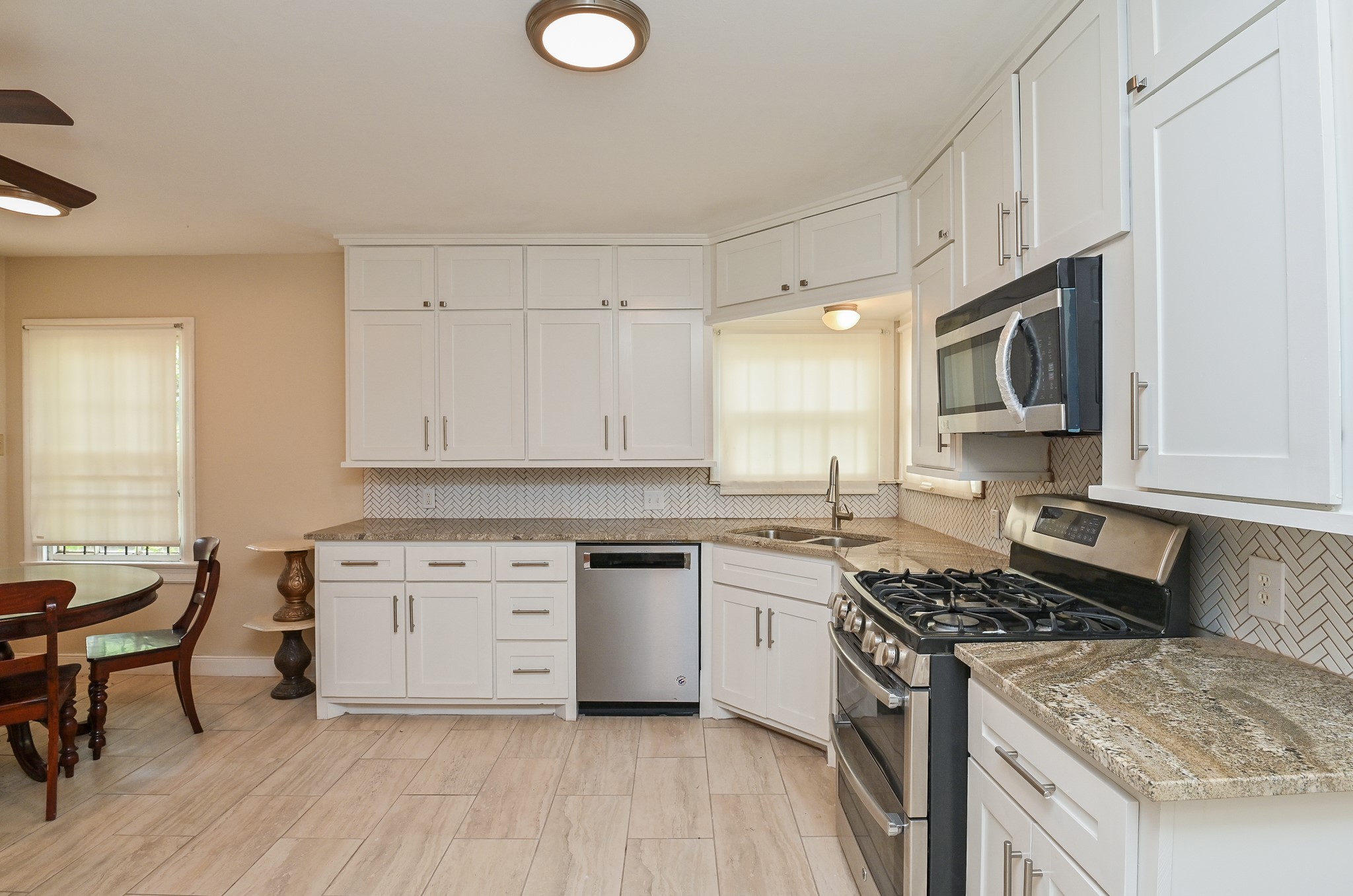 3738 Charleston Street, Houston, TX 77021 3738 Charleston Street, Houston, TX 77021